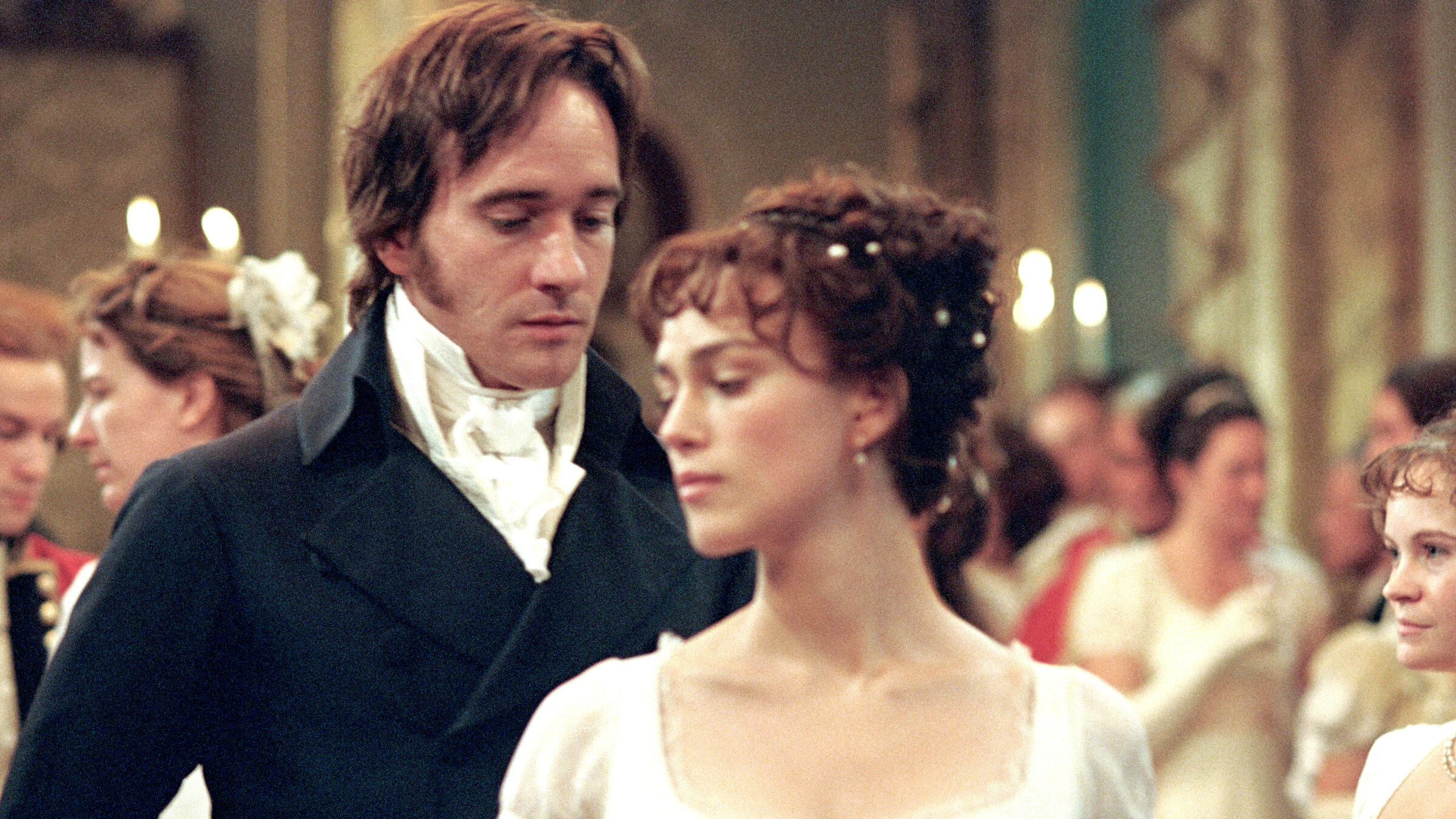 "Stolz und Vorurteil": Mr. Darcy (Matthew Macfadyen) und Elisabeth Bennet (Keira Knightley) begegnen sich erneut auf dem Ball in Netherfield.