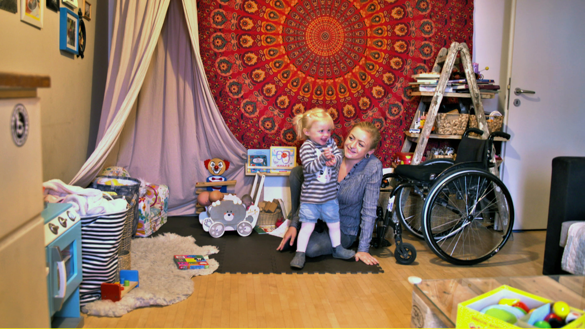 "Marie": Marie und ihre kleine Tochter Luna