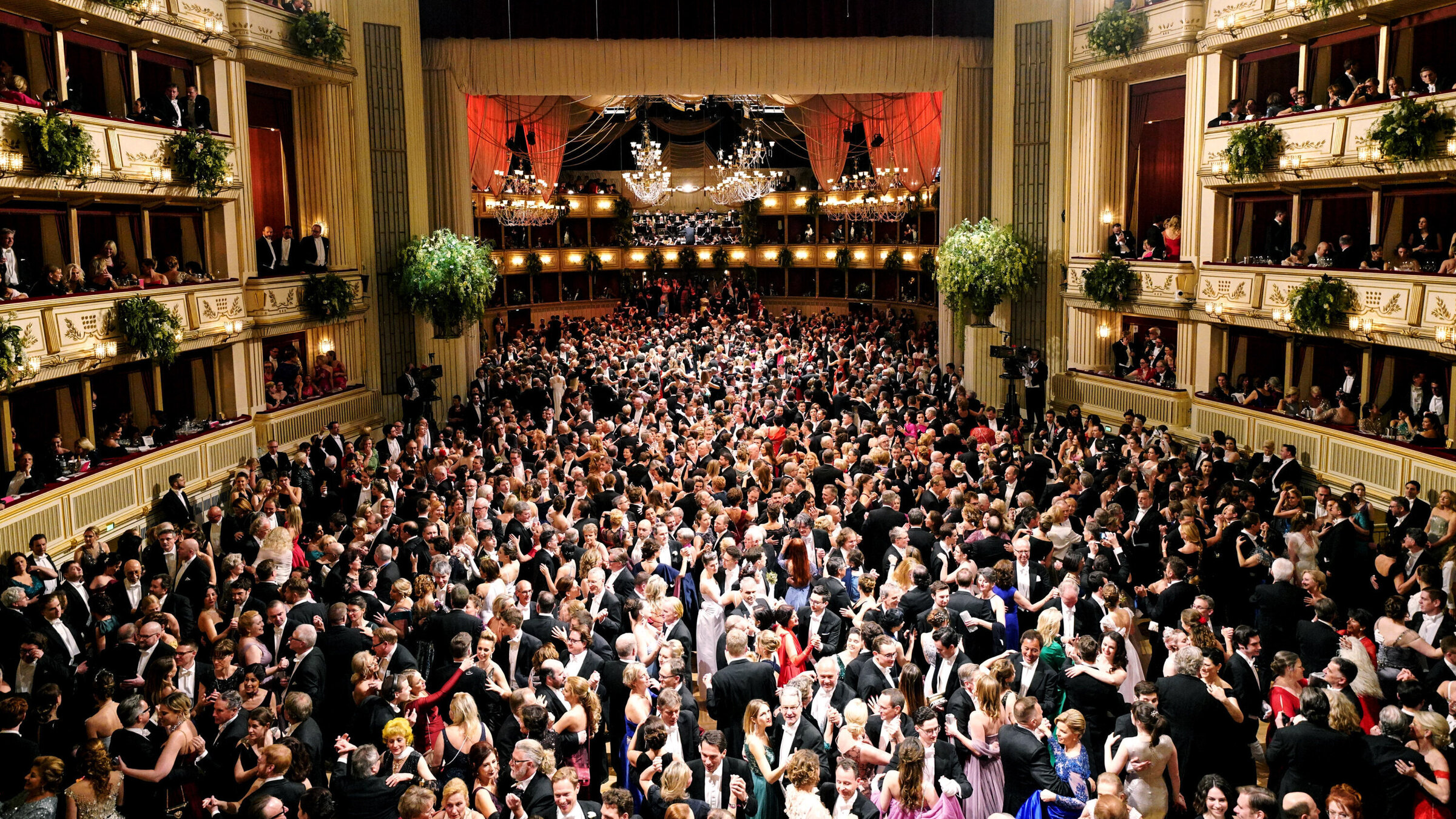 "Wiener Opernball 2024 - Alles tanzt": Ballsaal der Wiener Staatsoper.
