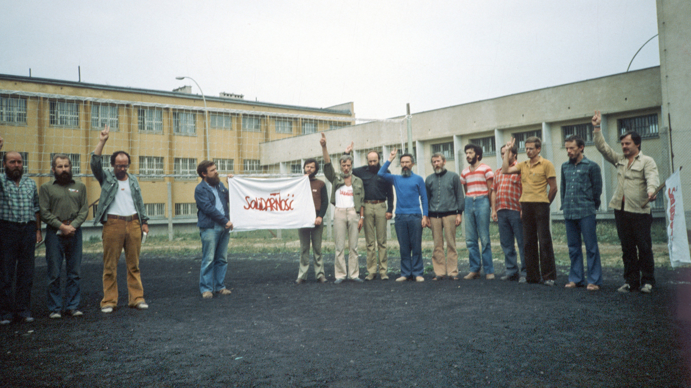 "Solidarność": Während des Kriegsrechts kämpfen die verhafteten Solidarność-Aktivisten im polnischen Gefängnis weiter für ihre Ziele.