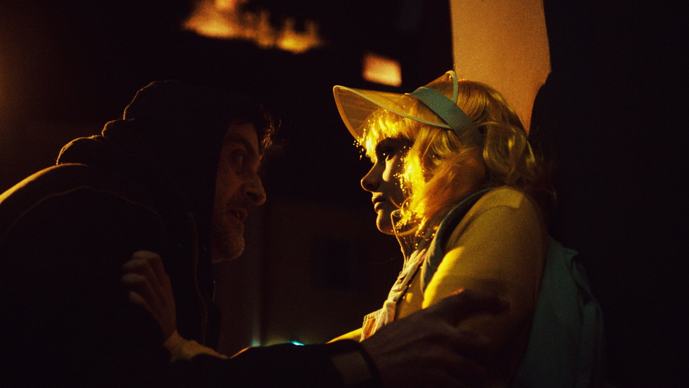 "Alter Ego (3/6)": Vom eigenen Vater angefallen: Filippo Dini als Bruno Meier, Chiara Merulla als Lucia Meier.