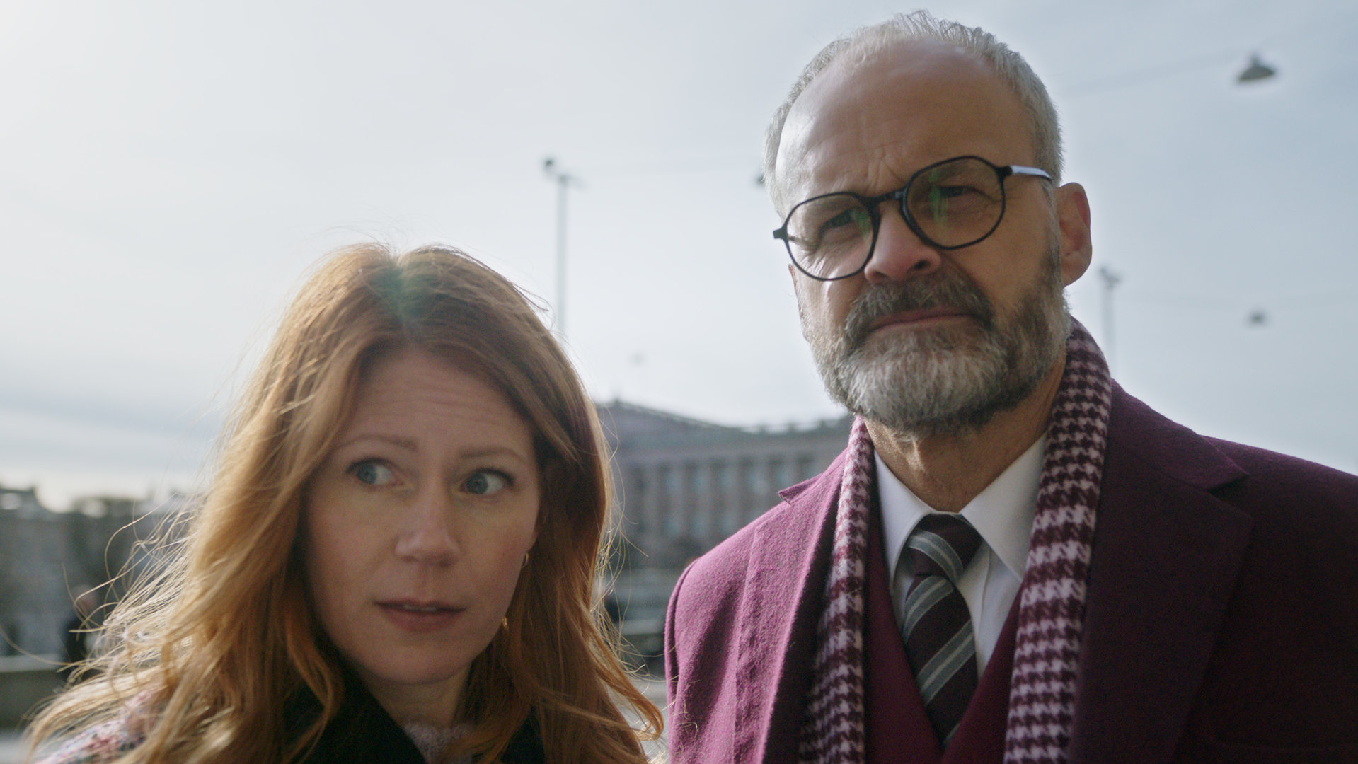 "Agatha Christies Hjerson (3)": Mordermittler Sven Hjerson (Johan Rheborg) und Fernsehproduzentin Klara Sandberg (Hanna Alström) bei ihren Ermittlungen in Stockholm.