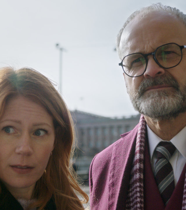 "Agatha Christies Hjerson (3)": Mordermittler Sven Hjerson (Johan Rheborg) und Fernsehproduzentin Klara Sandberg (Hanna Alström) bei ihren Ermittlungen in Stockholm.