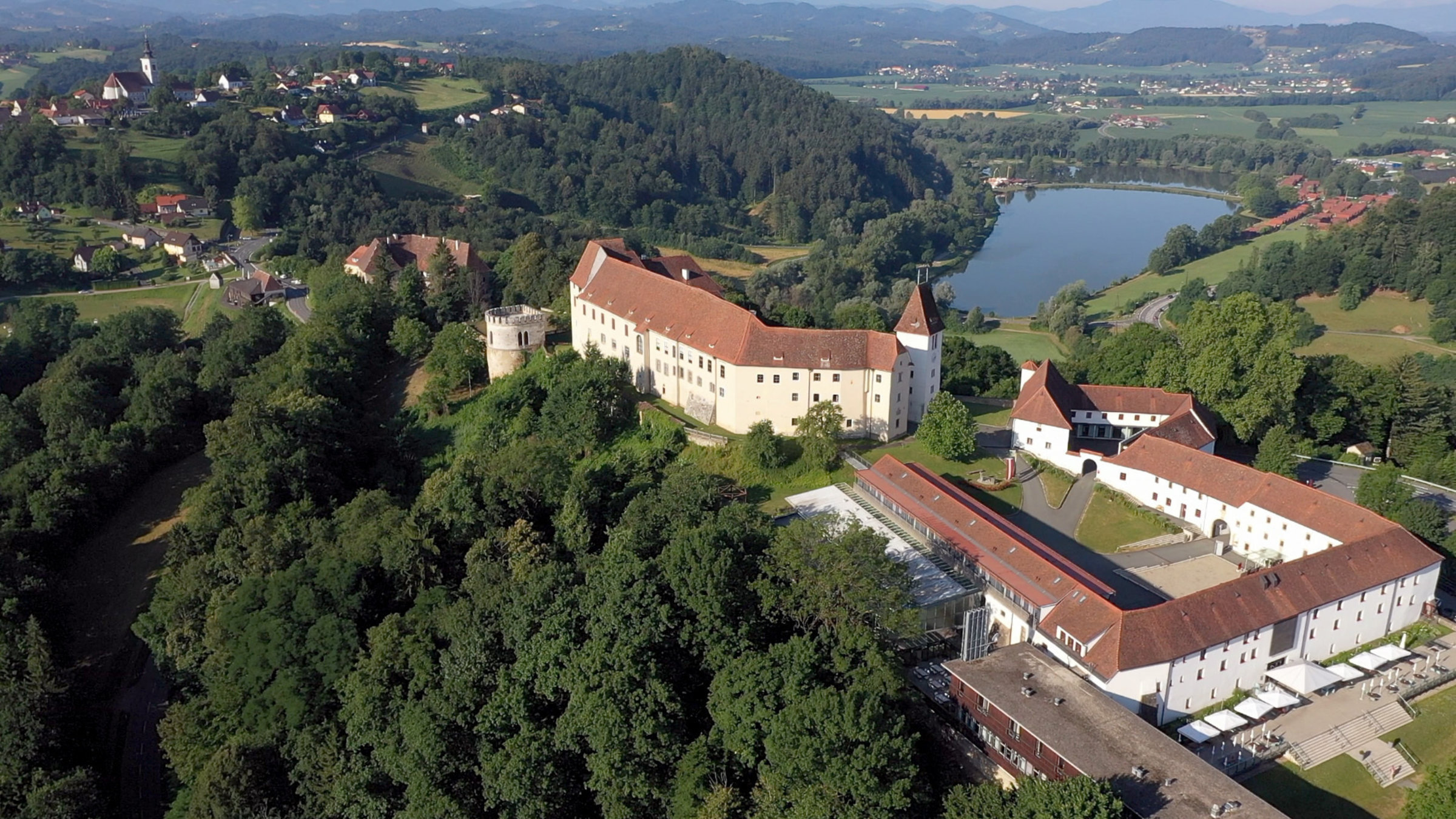 "Schlösser in der Steiermark - Leben hinter dicken Mauern": Schloss Seggau.