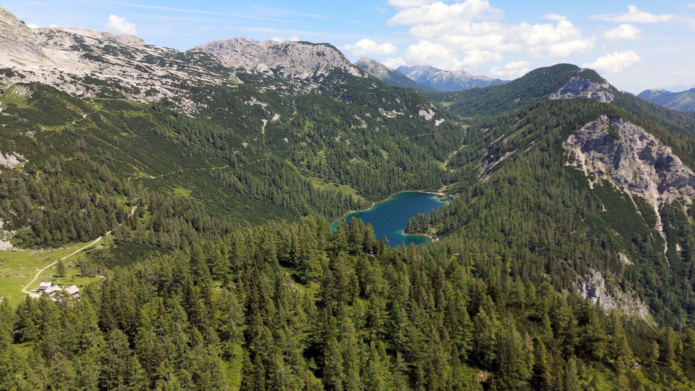 "Die schönsten Bergseen der Steiermark": Hohe Berge und klare Wasser prägen diese Landschaft - mal spektakulär, mal verträumt.