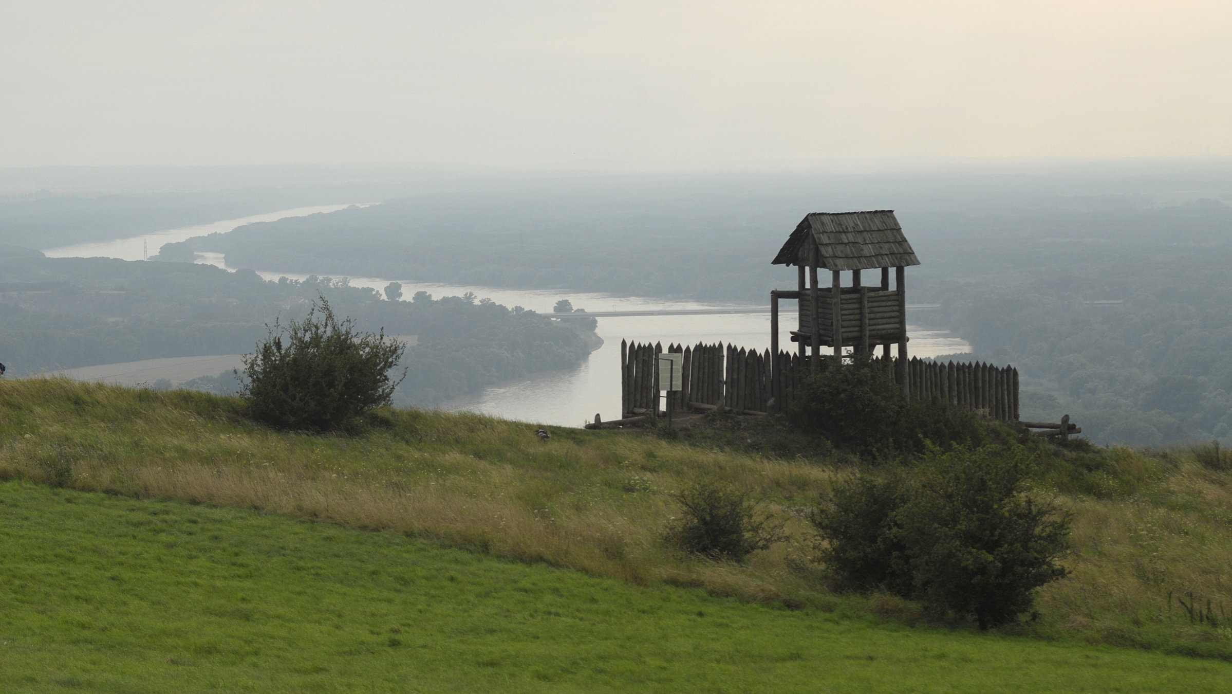 "Terra X: Der Limes (2) - Gefahr an Roms Grenze": Limes bei Carnuntum an der Donau.