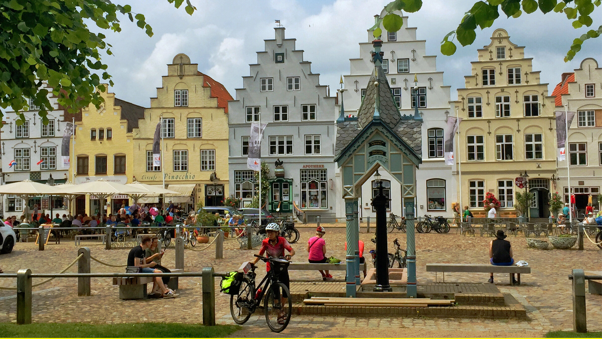 "Land zwischen den Strömen (2/3) - Von der Elbe bis zur Ostsee": Friedrichstadt an der Eider - von Holländern erbaut. Mit seinen Grachten eines der schönsten Städtchen Schleswig-Holsteins.