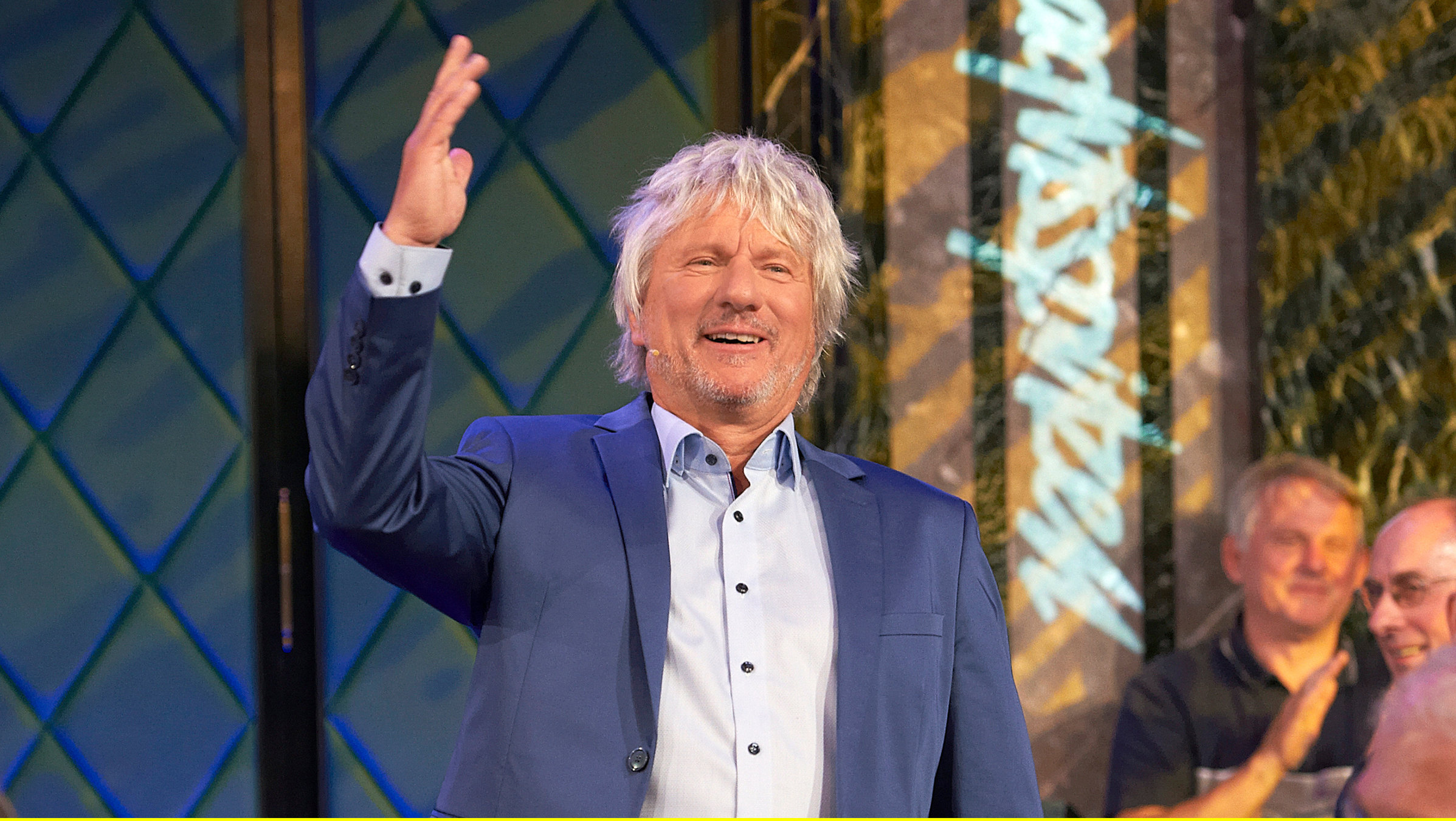 "Das Beste aus 30 Jahren Mitternachtsspitzen": Kabarettist Jürgen Becker moderiert die Sendung.