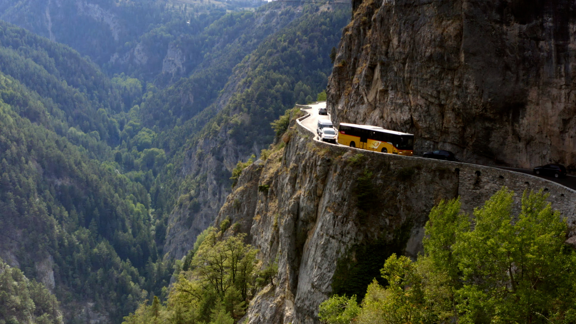 "Traumrouten der Schweiz II (3/4) - Mit dem Postauto ins Val d´Anniviers": Schlucht Les Pontis.
