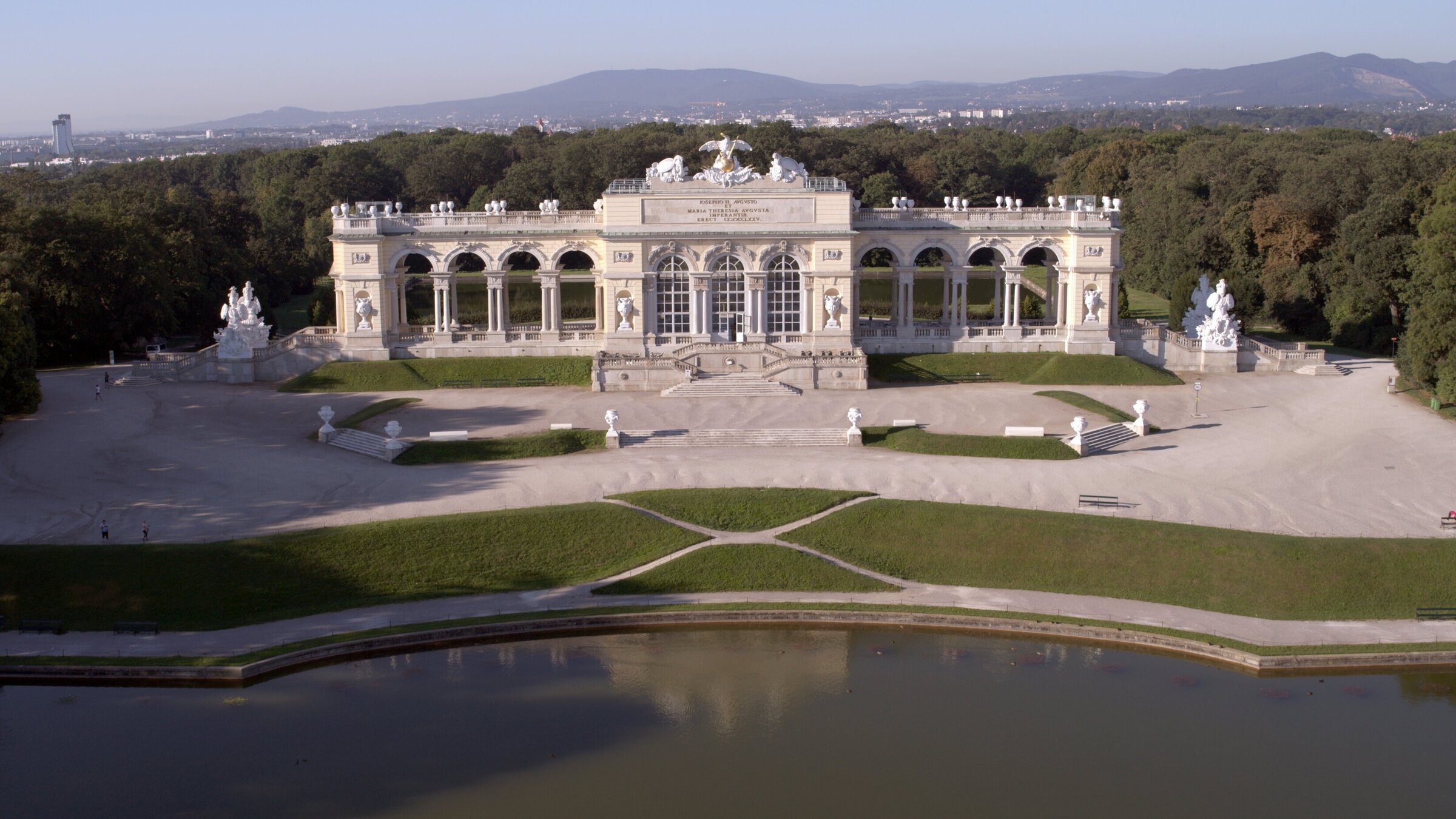 "Die Gloriette - Krone Schönbrunns": Gloriette.