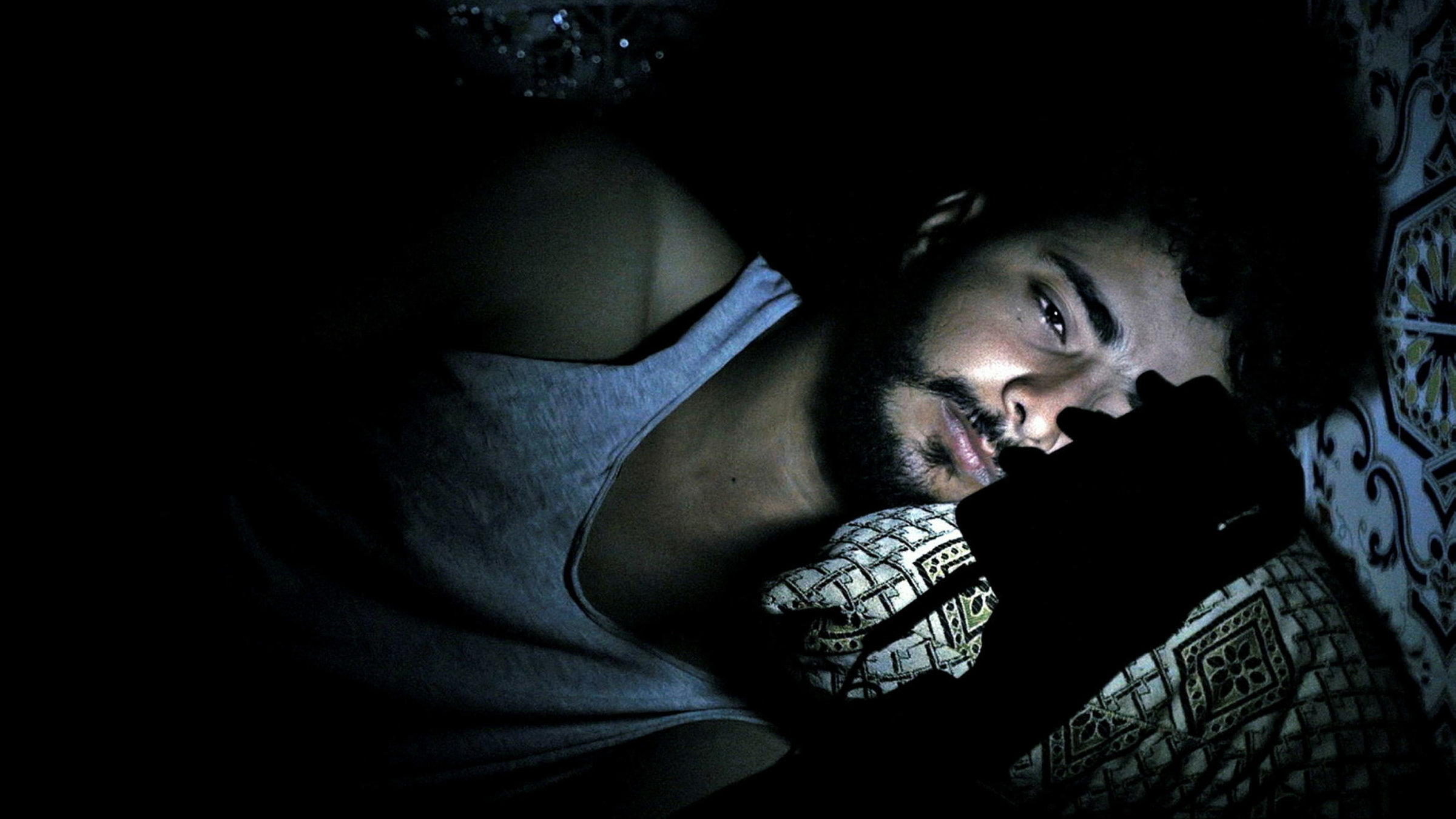 "Love will come later - Die Liebe kommt später": Nächtlicher Austausch mit seiner Freundin aus Europa.