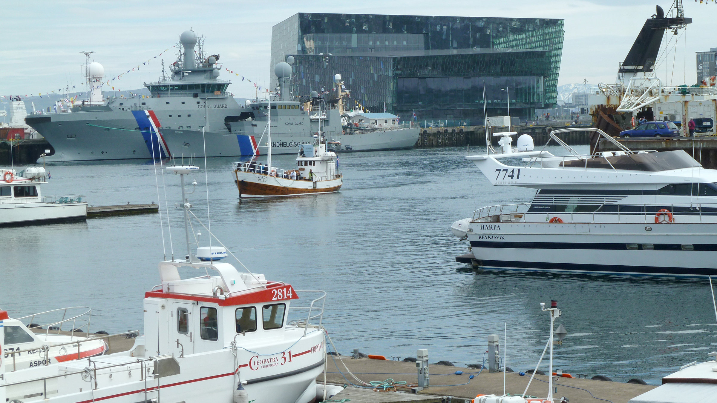 "Island, da will ich hin!" - Reykjaviks neuer Hafen mit Harpa.