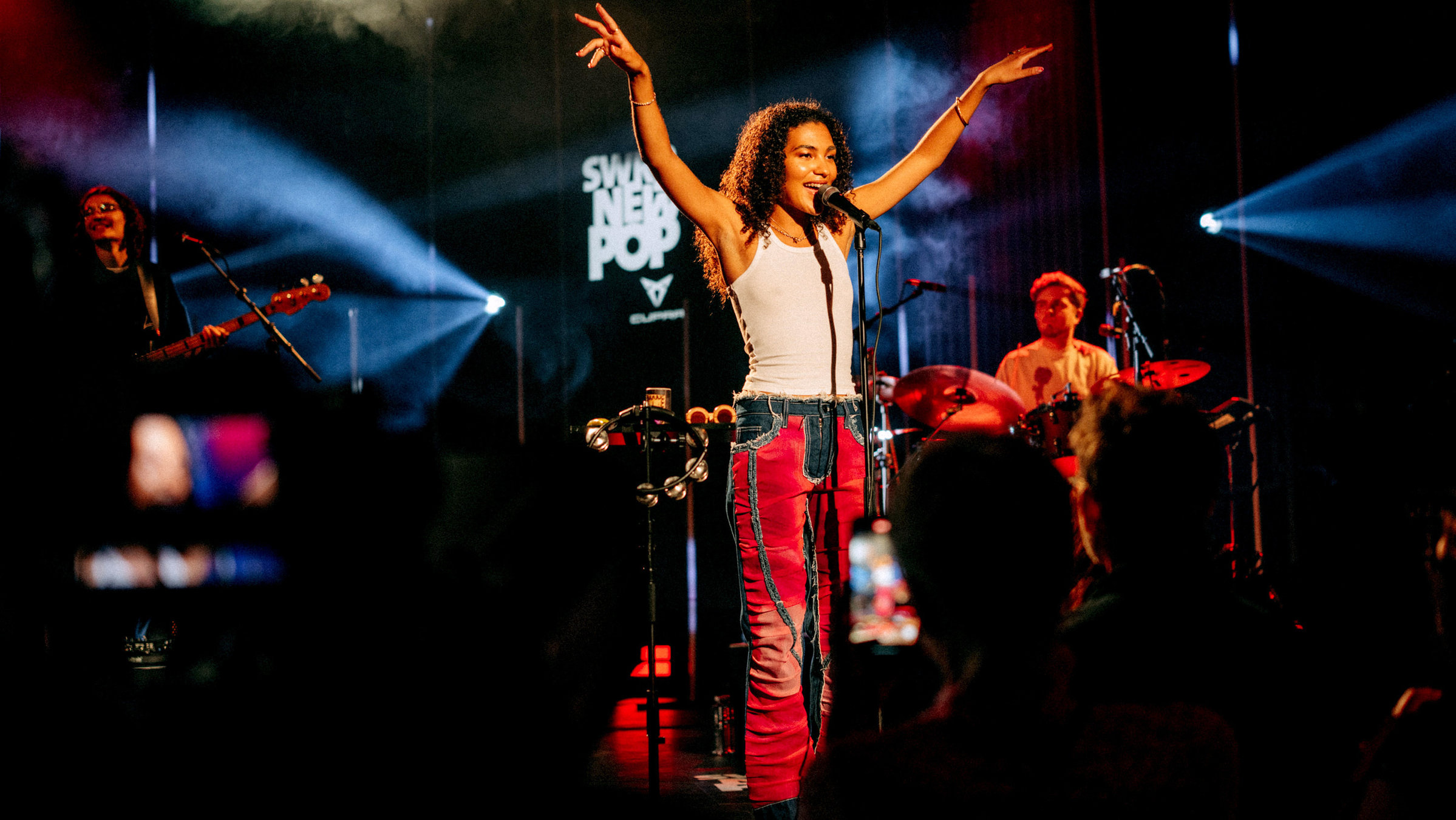 "SWR3 New Pop Festival 2023 - Olivia Dean": Olivia Dean - ein stimmungsvolles Konzert der britischen Sängerin im Theater in Baden-Baden.