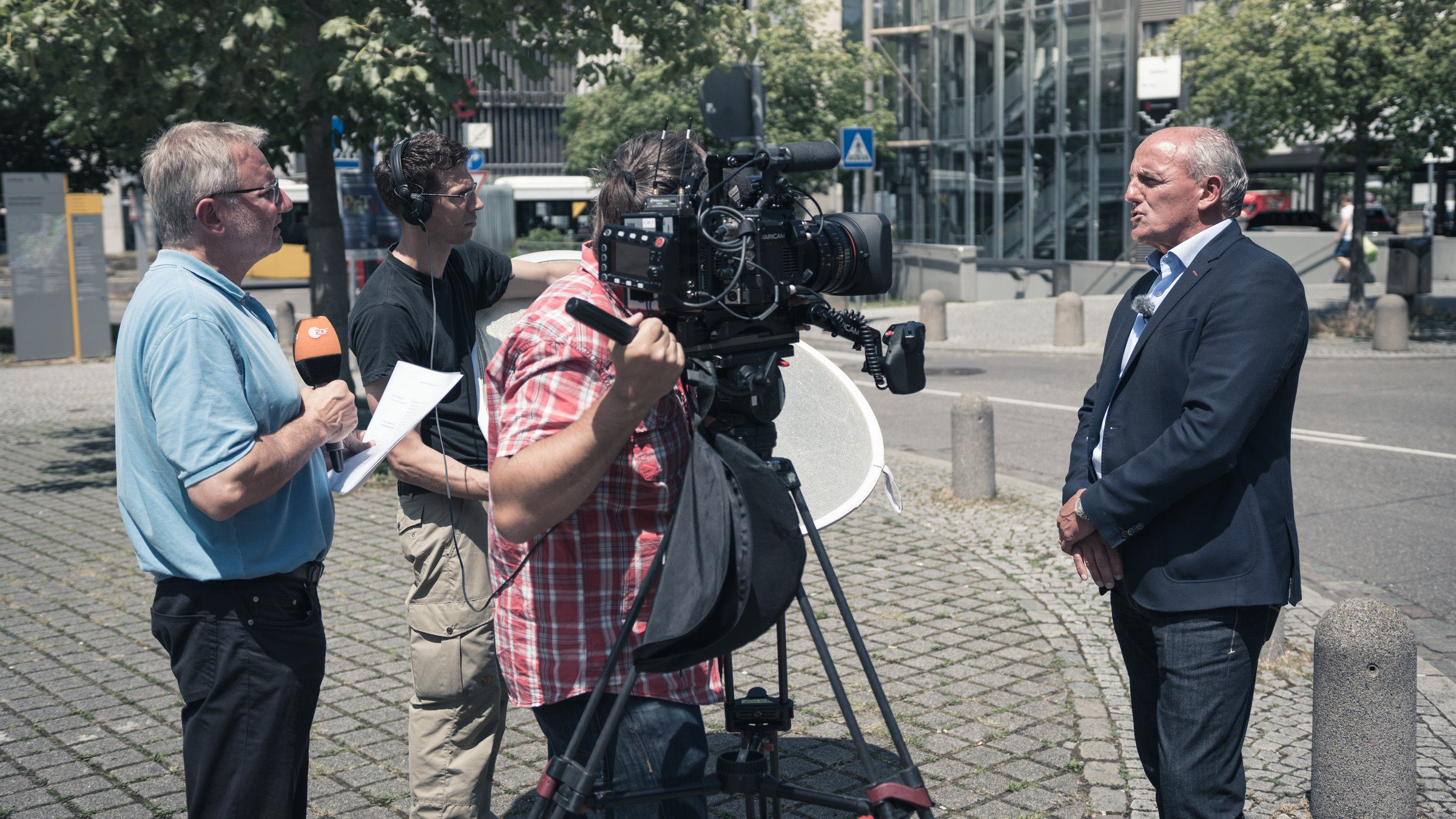 "planet e.: Risiko Elektroauto - Stromnetz am Limit?": Der Technische Geschäftsführer von "Stuttgart Netze" im Interview mit dem "planet e."-Team.