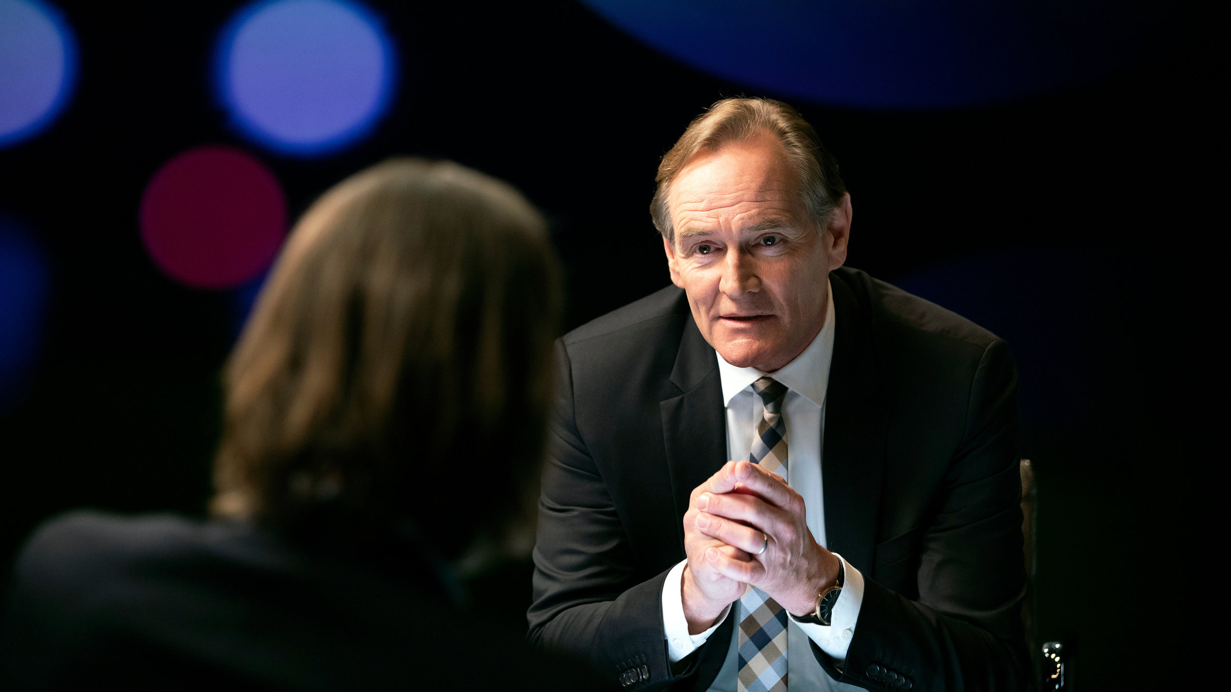 "Precht - Sind unsere Städte noch zu retten?": Burkhard Jung spricht gestikulierend in die Kamera.