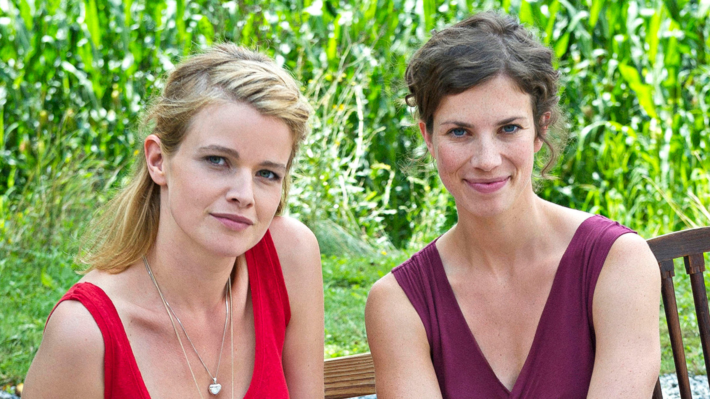 "Lilly Schönauer - Weiberhaushalt" - Eva (Mira Bartuschek, links) gründet mit ihrer alten Freundin Lucy (Anna Rot) einen Weiberhaushalt.