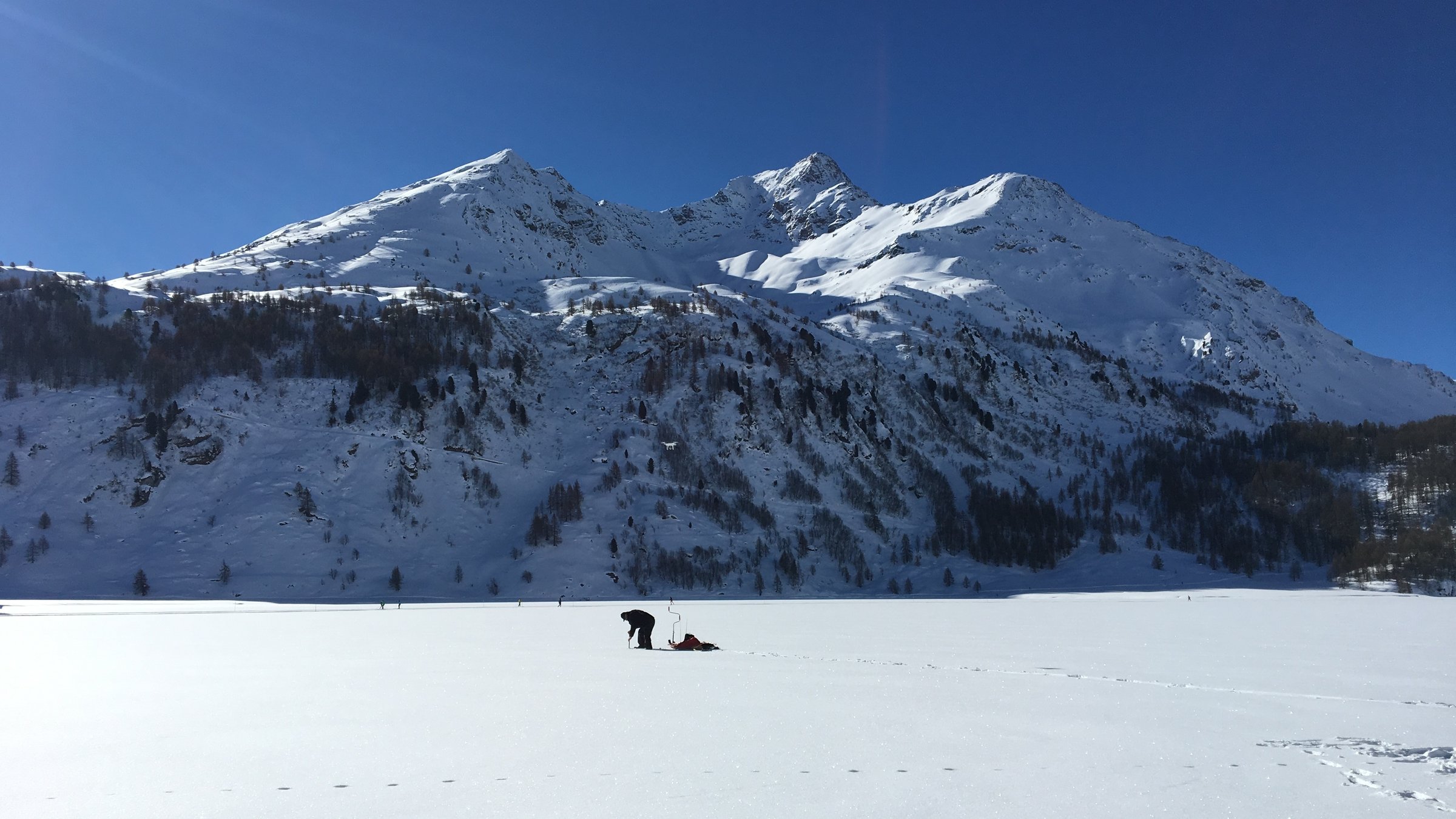"Traumseen der Schweiz" - Eisfischer