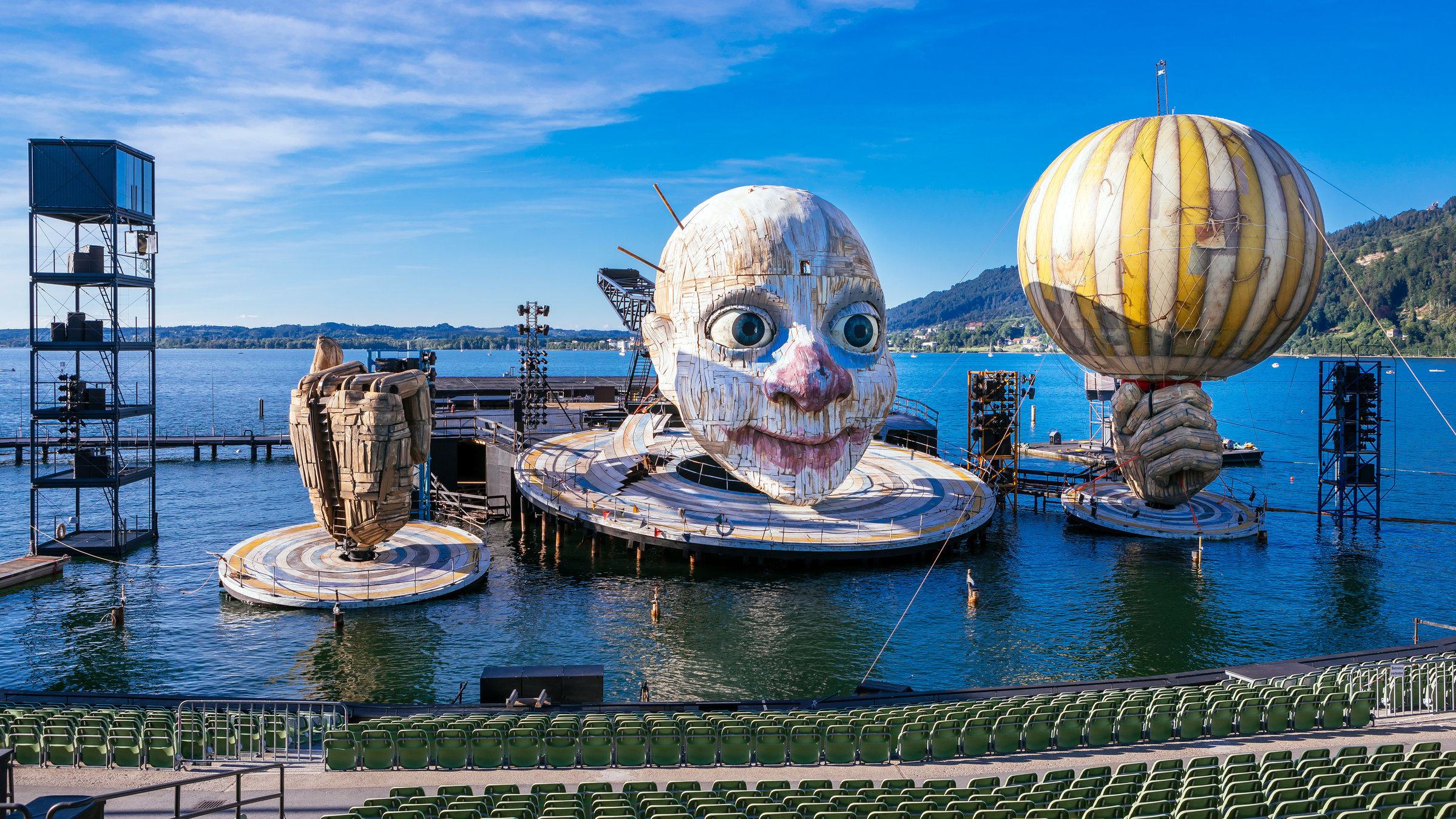 "Rigoletto - Bregenzer Festspiele 2019": Bühnenaufbau für  "Rigoletto"