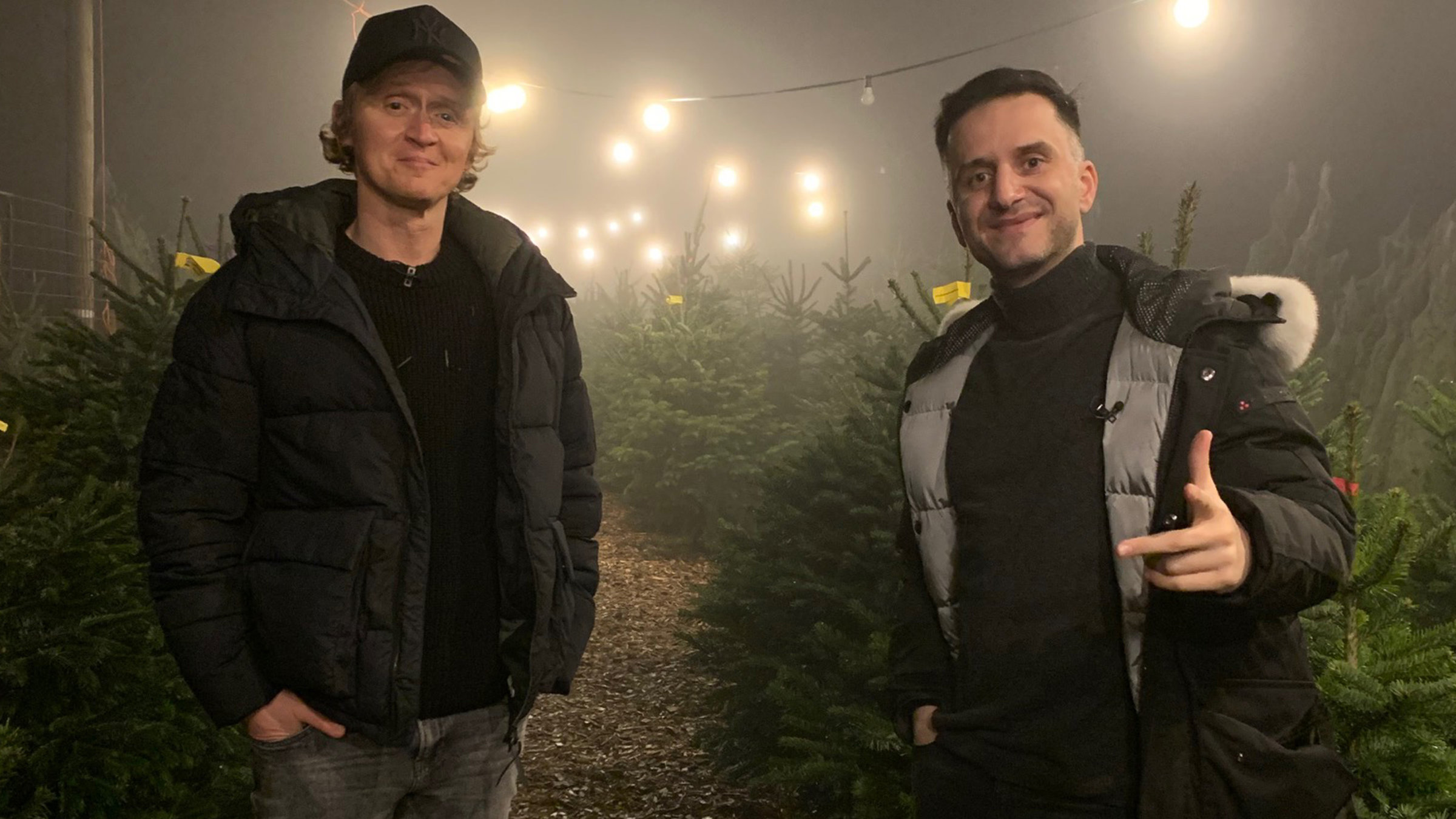 "Kurzstrecke mit Pierre M. Krause - Özcan Cosar könnte Bäume ausreißen":  Pierre begleitet Comedian und frischgebackenen Late Night Host Özcan Coşar durch Karlsruhe. Bei einem Sendegebietsspaziergang entdecken die beiden ungeahnte Dimensionen und finden heraus, ob der Ruf der freundlichen Karlsruher gerechtfertigt ist.