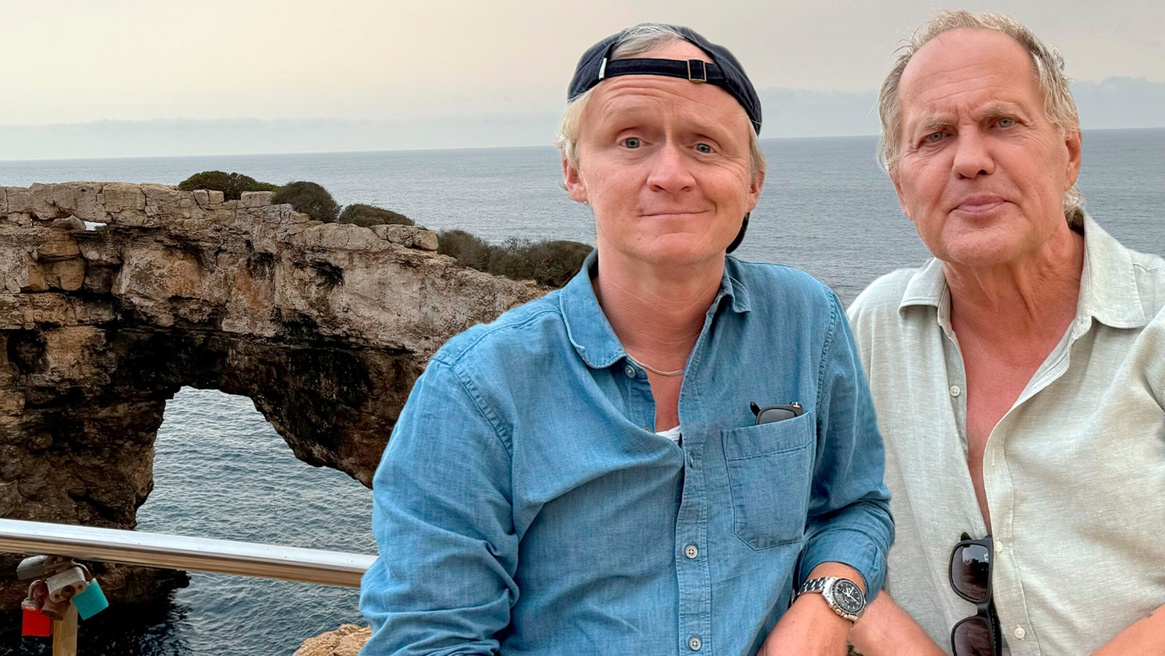 "Kurzstrecke mit Pierre M. Krause - Uwe Ochsenknecht ist auch dabei": Als Schauspieler hat er genug geknechtet, jetzt möchte er einfach mal wie der Ochse vorm Berg stehen und das Leben genießen. Uwe Ochsenknecht zeigt Pierre M. Krause sein Mallorca: Der Film "Das Boot" machte ihn bekannt, jetzt hat er eine Leidenschaft für Padel. Abends sitzt der wilde Kerl dann nackt im Garten. Alles könnte schön sein –  wären da nur nicht die ganzen Freunde, die ihn besuchen wollen ...