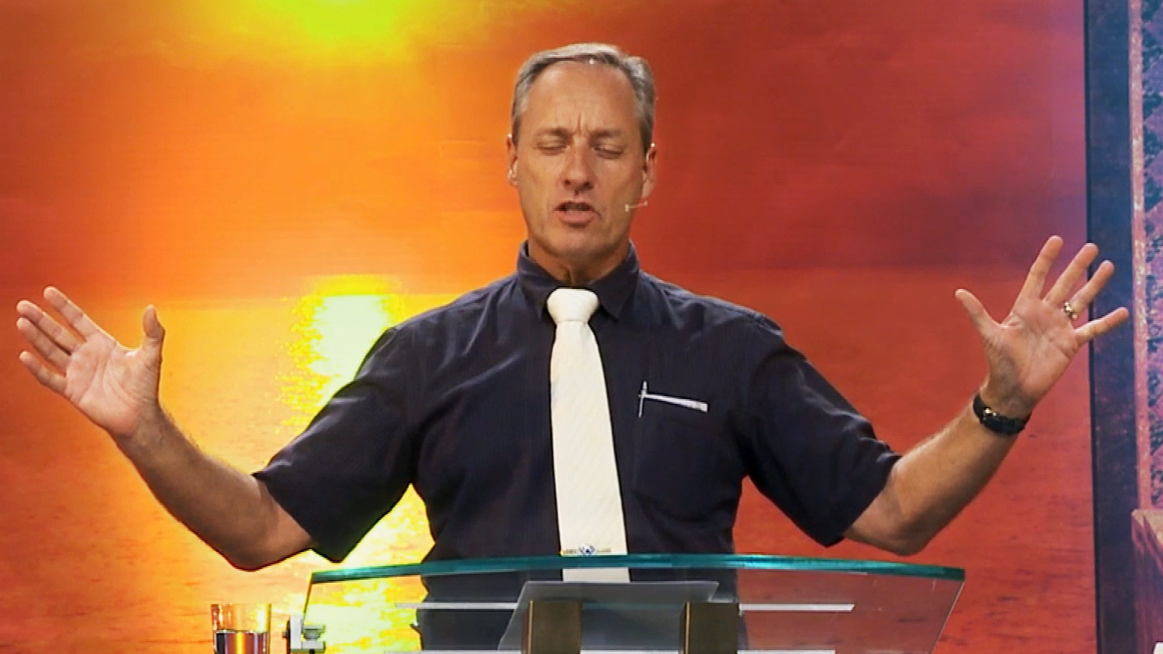 "Radikale Christen – Die Sekte von Ivo Sasek: (2/2)": Der fundamentalistische Laienprediger Ivo Sasek