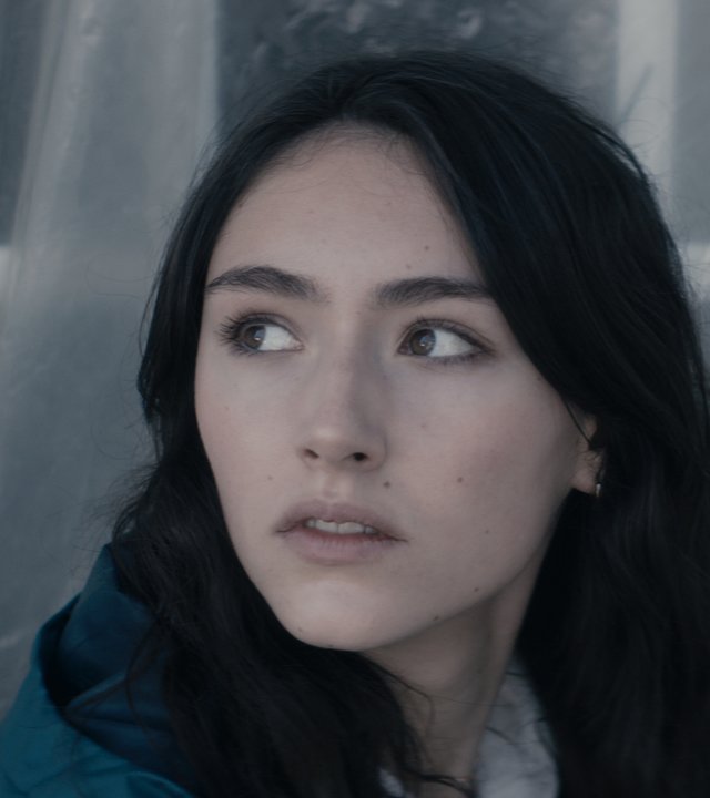 "Sløborn - Alles anders": Evelin (Emily Kusche) in Nahaufnahme.