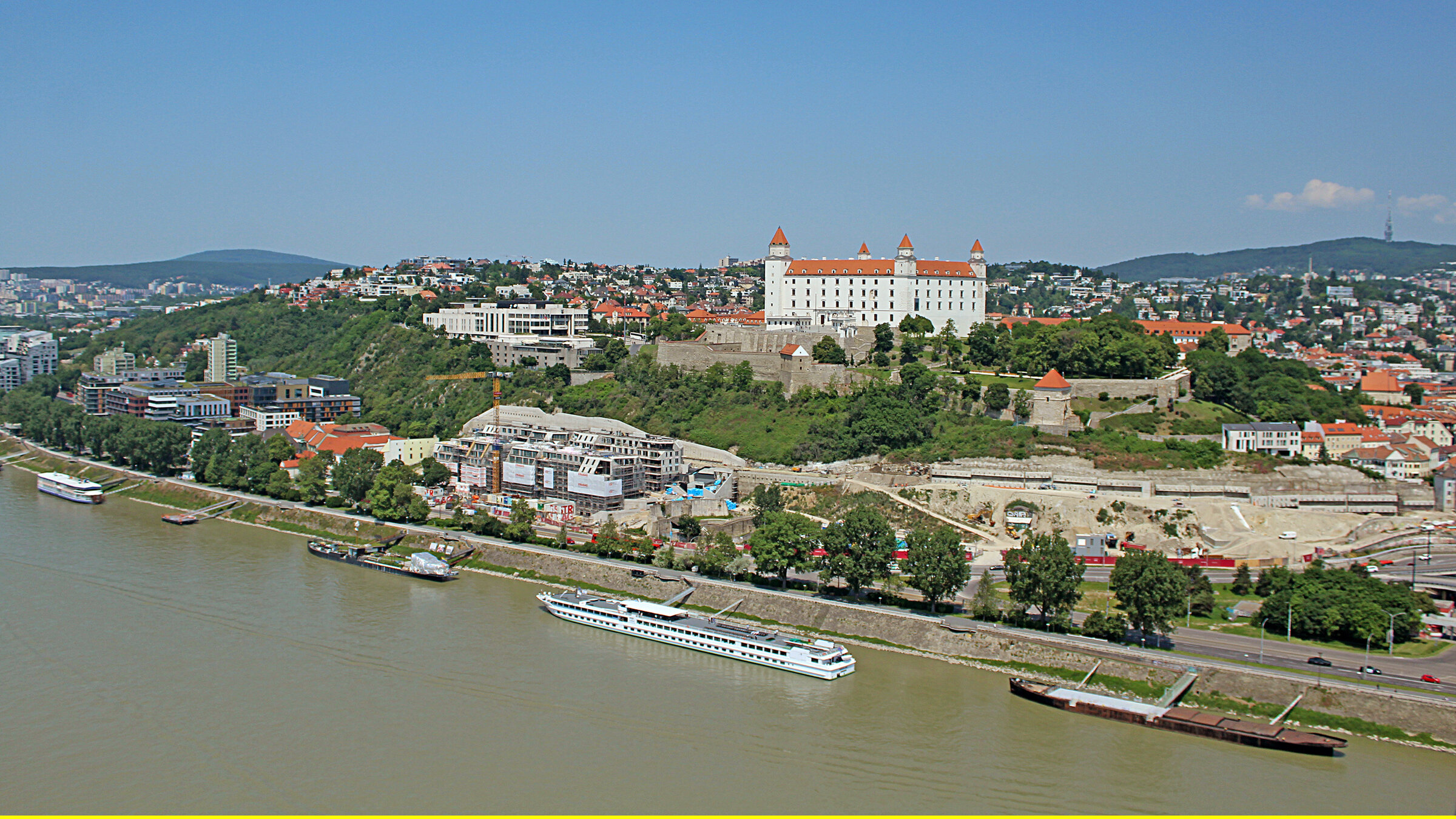 "Bratislava, da will ich hin!": Donau und Blick auf Bratislava.