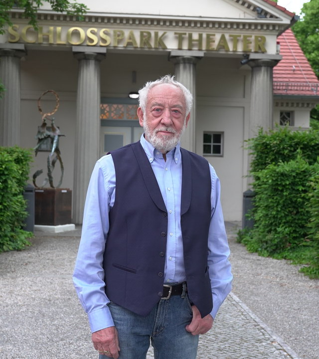 "ZDF-History - Dieter Hallervorden – Eine deutsche Legende": Dieter Hallervorden 2020 vor dem Schlosspark Theater in Berlin-Steglitz.