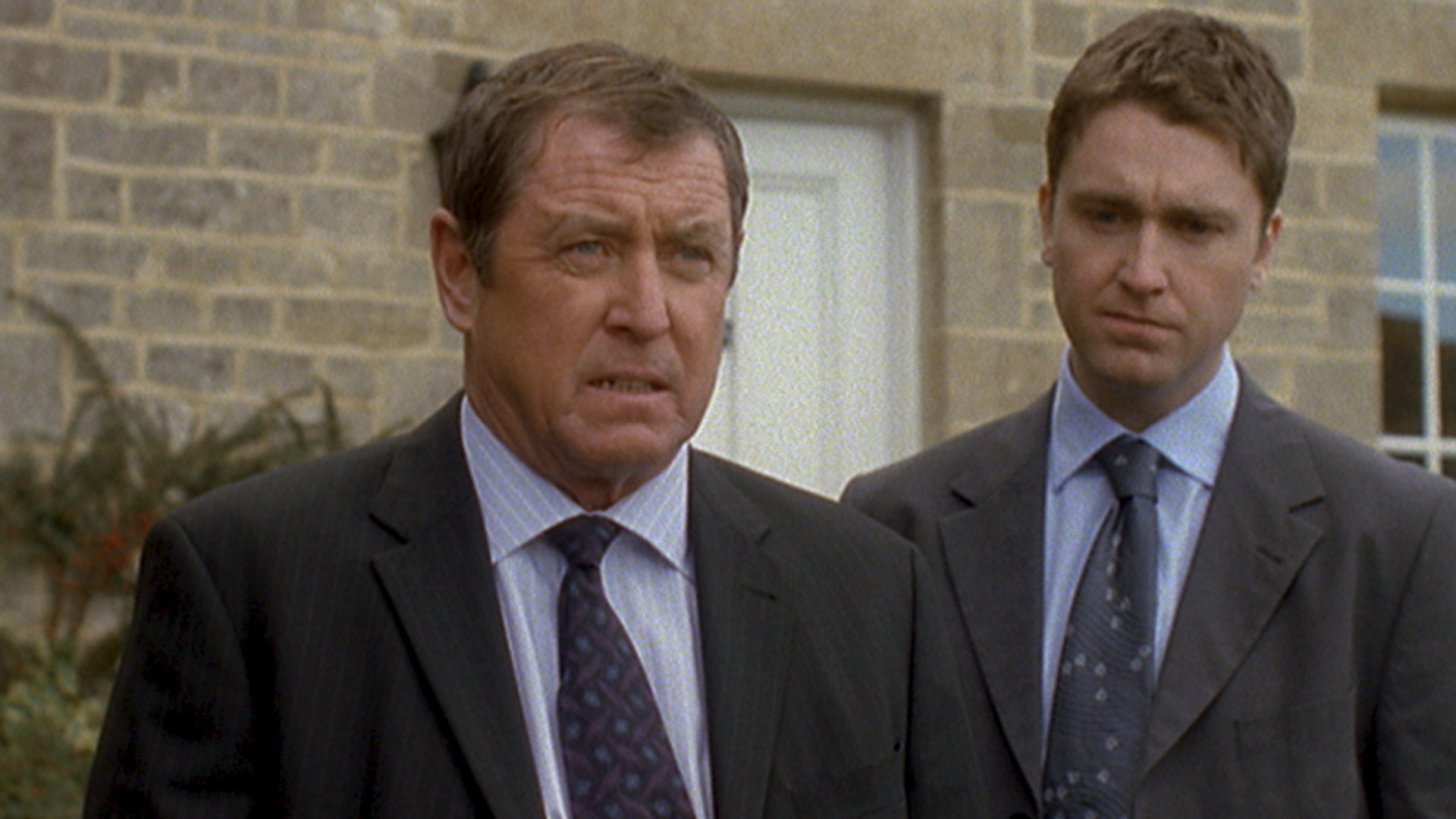"Inspector Barnaby - Die Hexe von Setwale Wood": Inspector Barnaby (John Nettles) und Sergeant Troy (Daniel Casey) in Nahaufnahme.