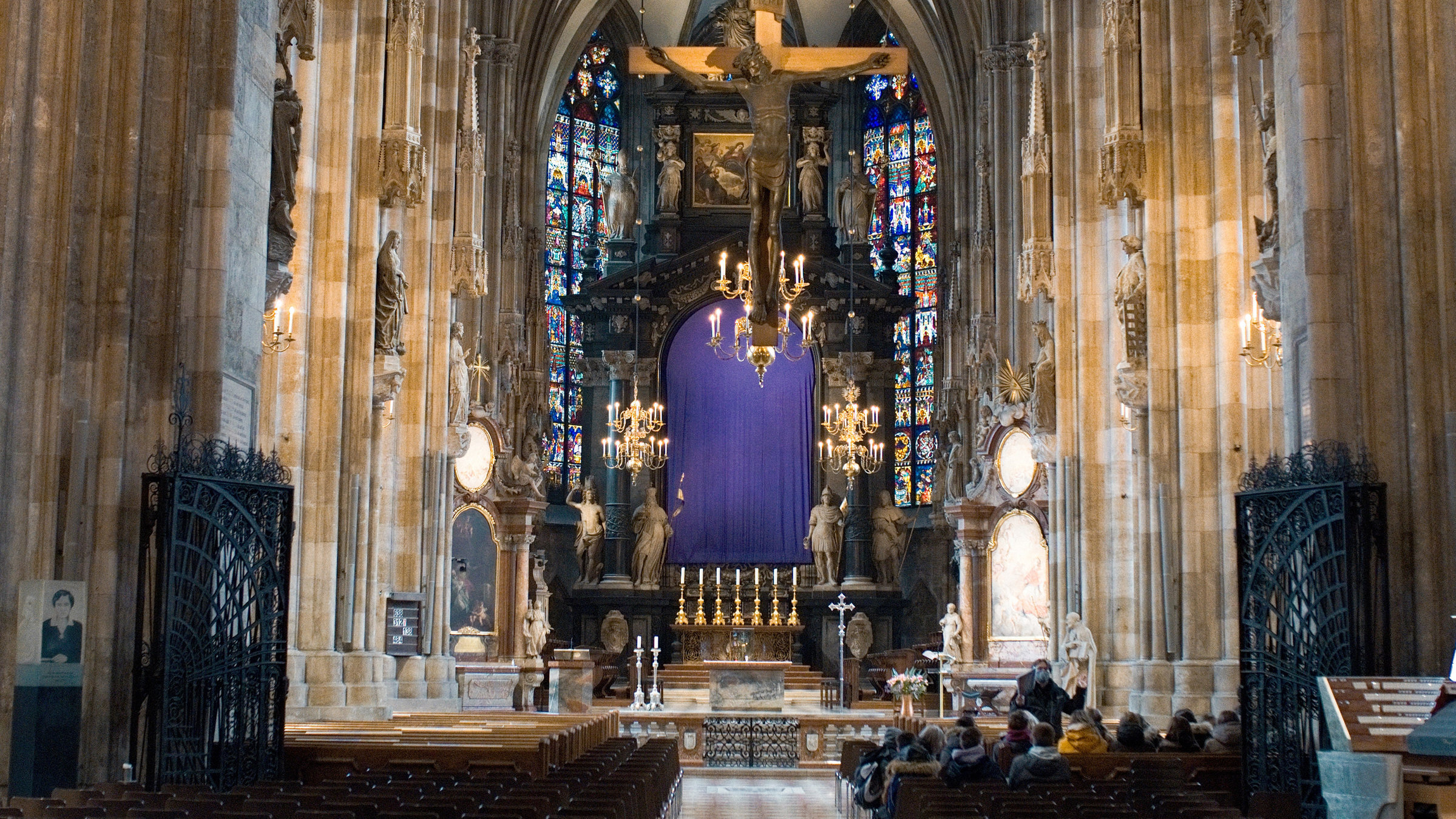 "Stephansdom: Menschen, Zeichen, Wunder": Der Dom von innen.