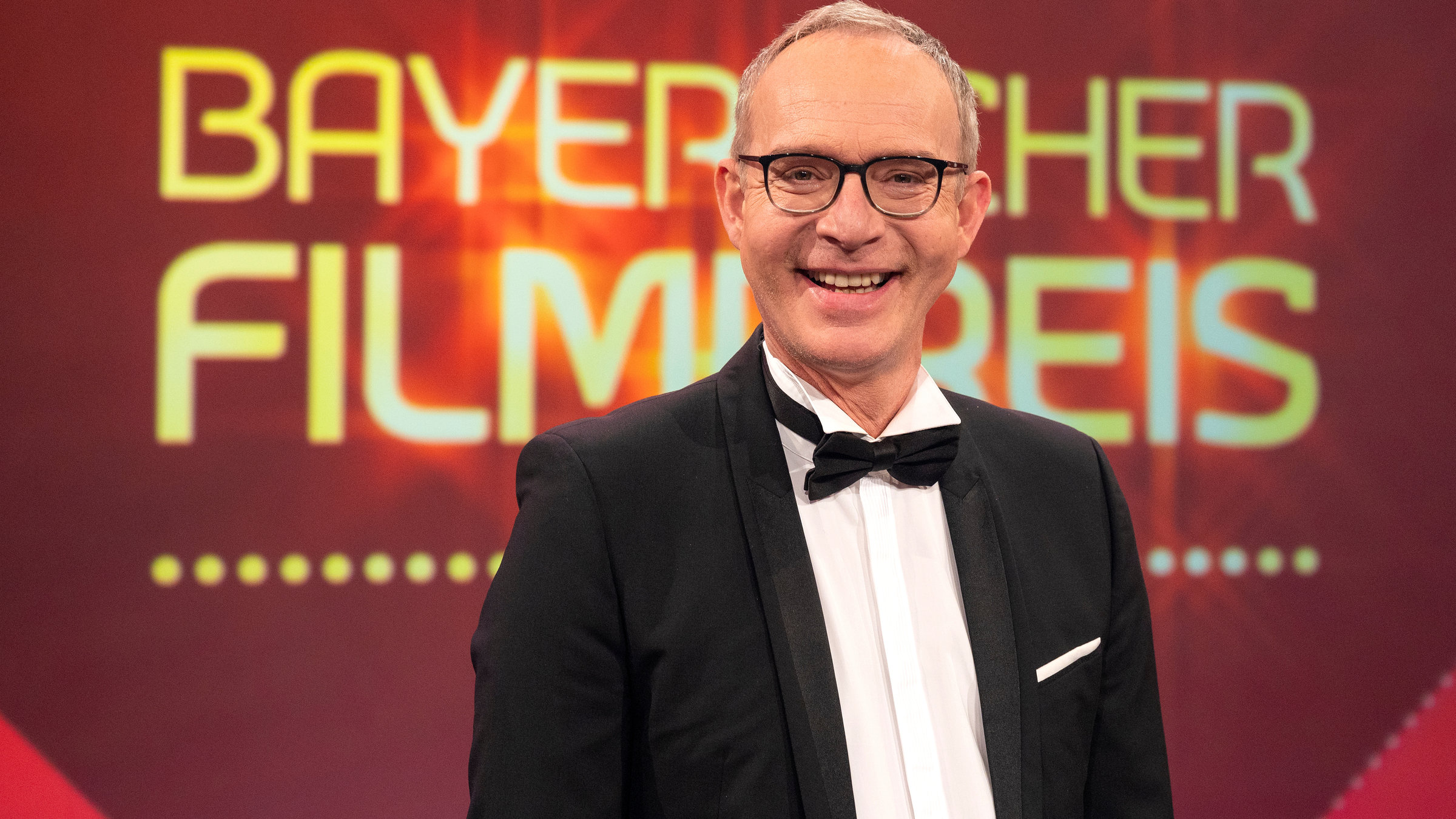 "Bayerischer Filmpreis 2022": Moderator Christoph Süß.