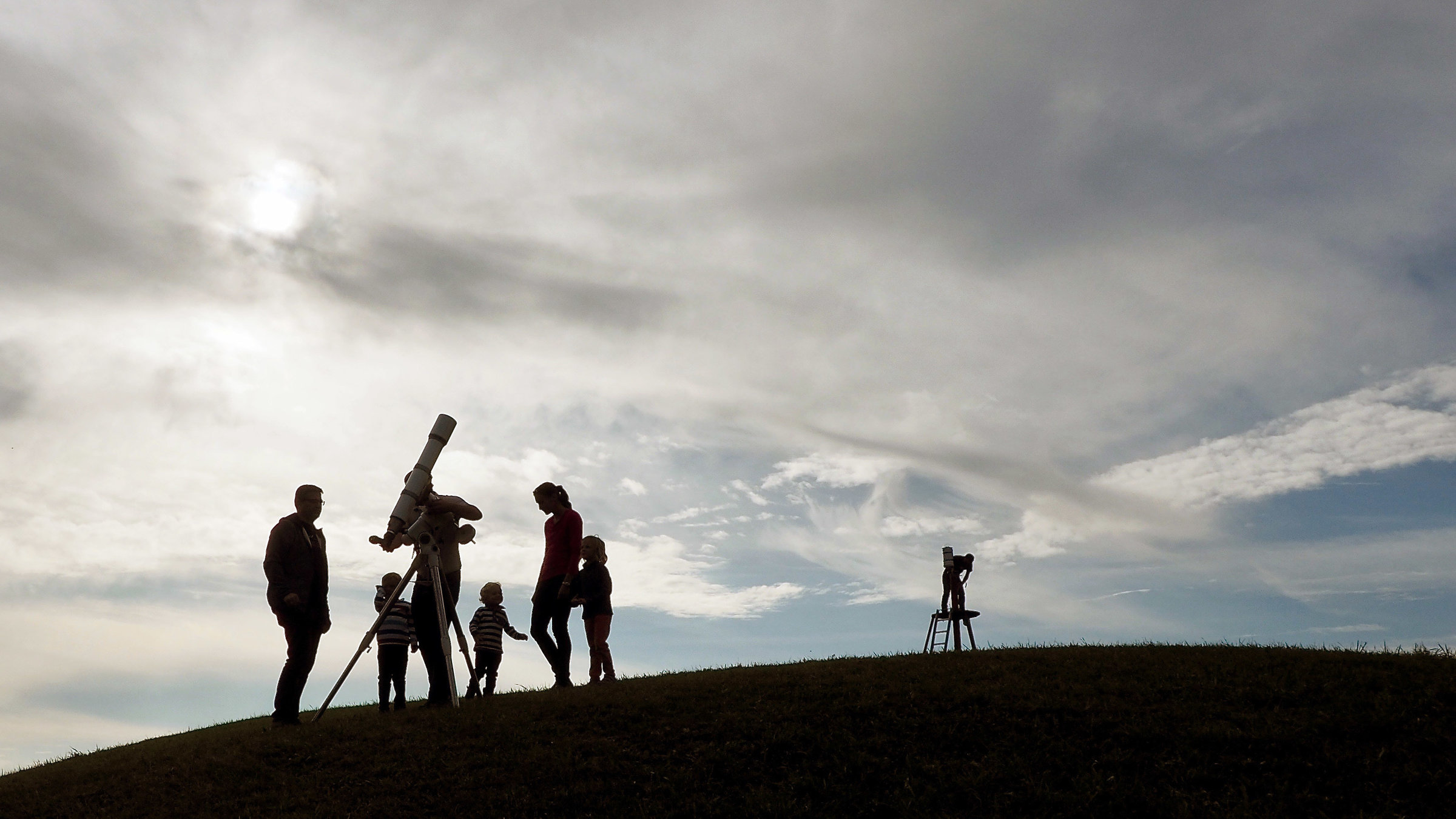 "Die Sterngucker - Zwischen Himmel und Erde": Abenteuer Sternenhimmel: Familie späht in den Himmel, Gahberg.