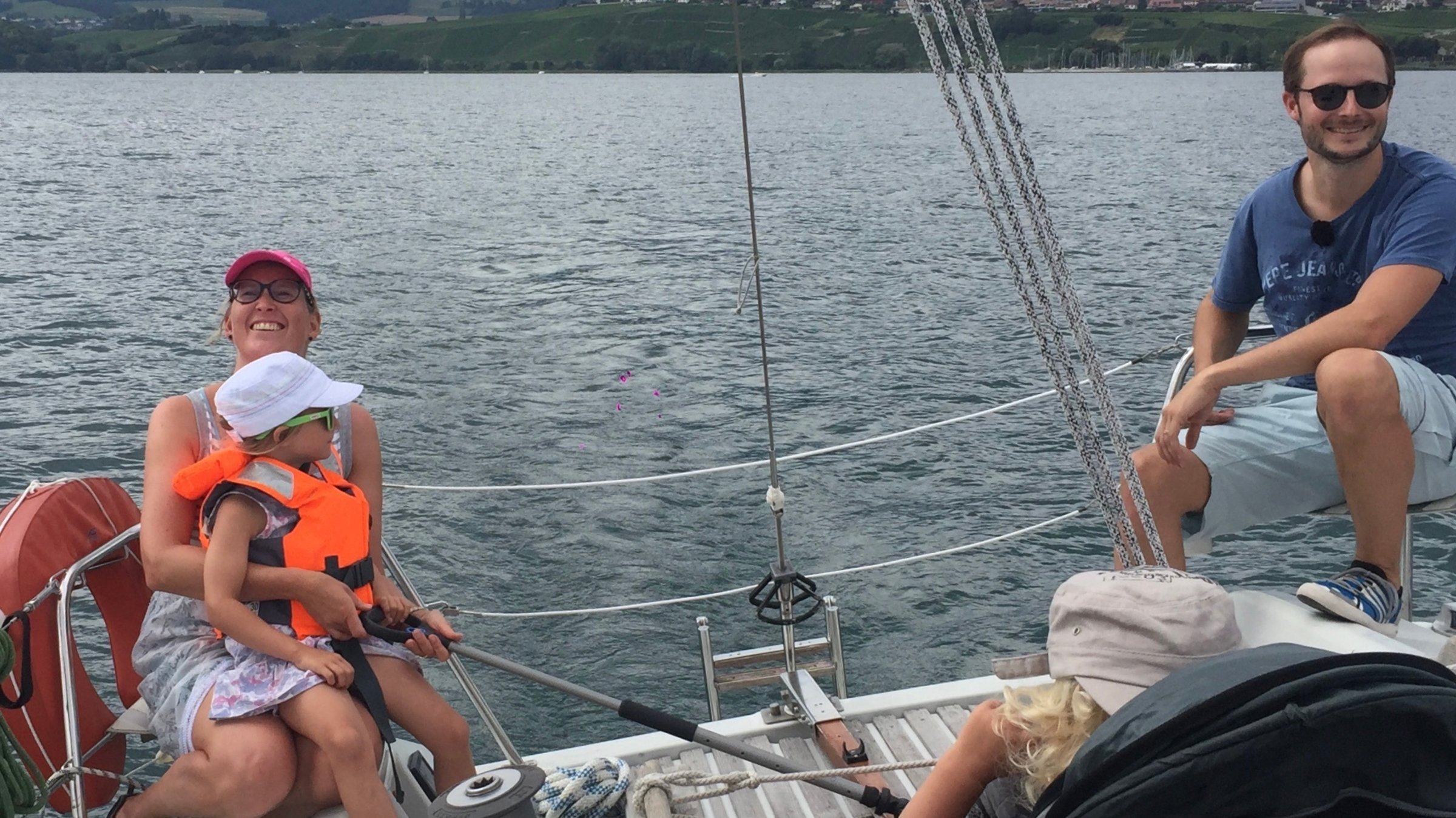 "Traumseen der Schweiz - Sommergeschichten am Wasser": Familie Tschudi - Segelferien auf dem Neuenburgersee