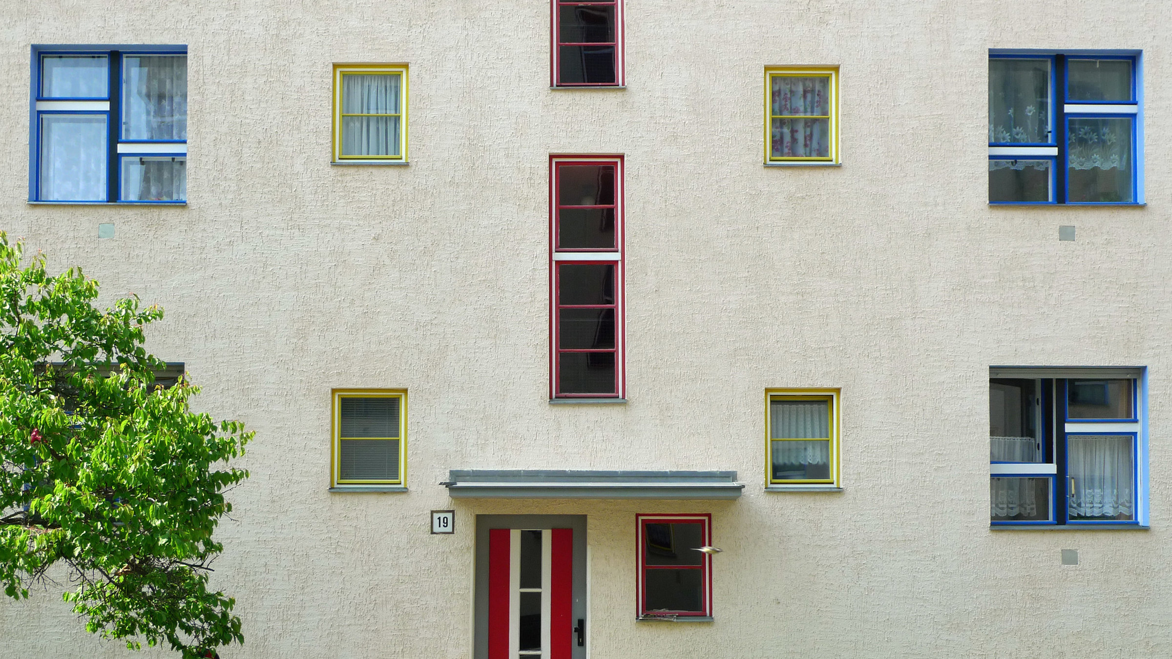 "Schätze der Welt, Erbe der Menschheit: Die Berliner Moderne, Deutschland" - Berlin, Fassade Carl-Legien-Siedlung.