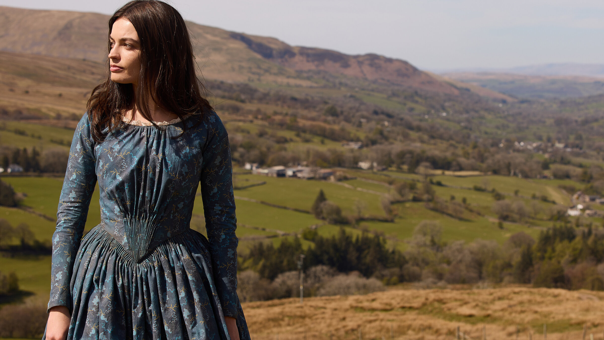 "Emily": Emily (Emma Mackey).