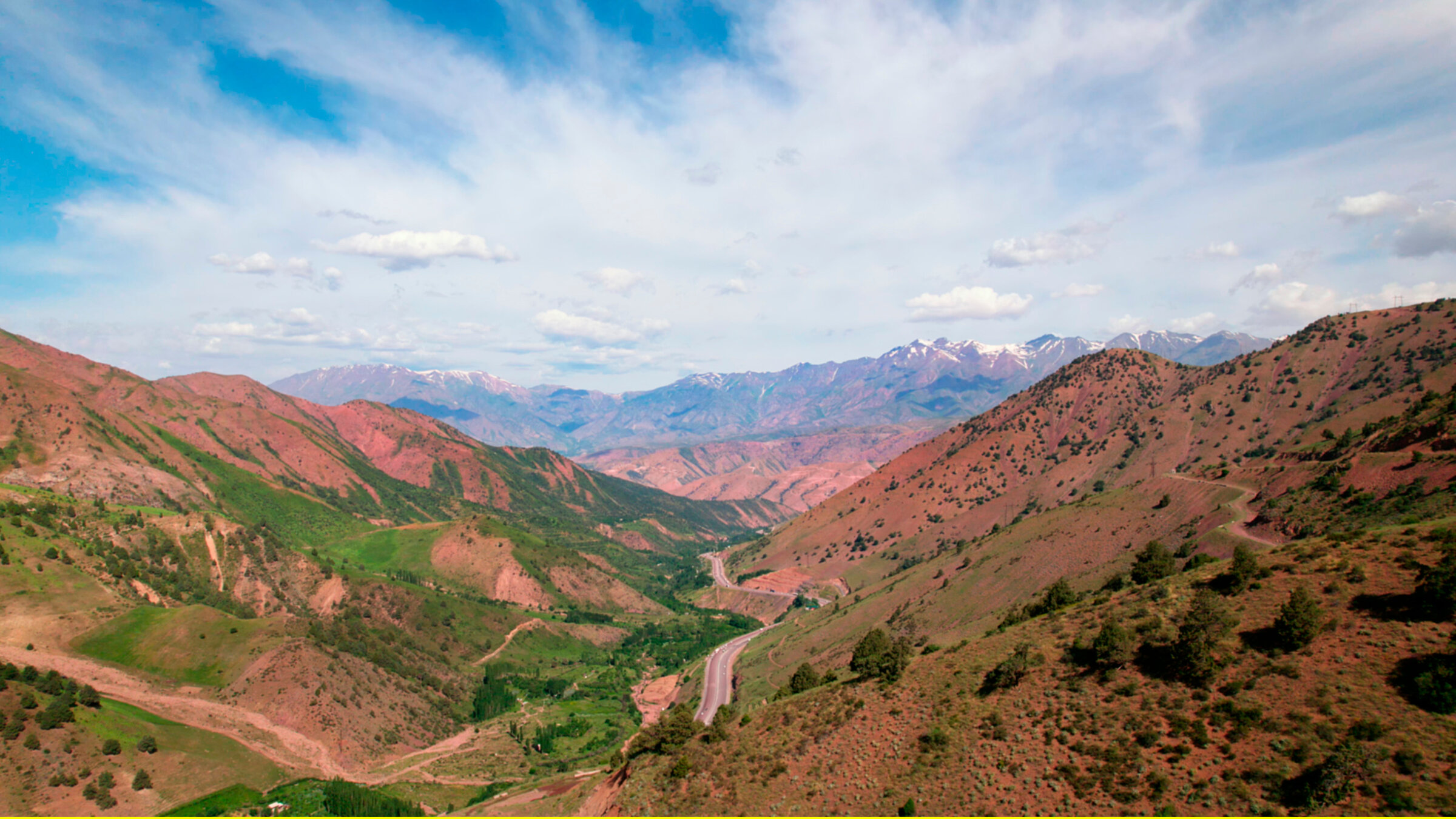 "Unbekanntes Usbekistan": An den Hängen des Tian Shan Gebirges befinden sich die fruchtbarsten Landstriche Usbekistans.