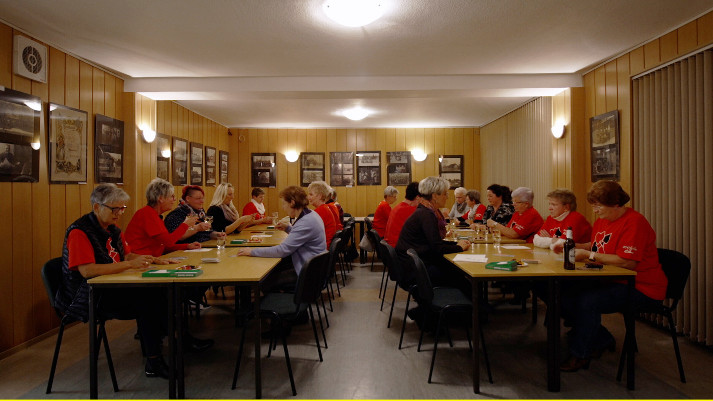 "Es war einmal südlich von Schwerin": Schon seit seiner Gründung vor über 40 Jahren haben Männer keinen Zutritt im Rommé-Club von Lübesse.