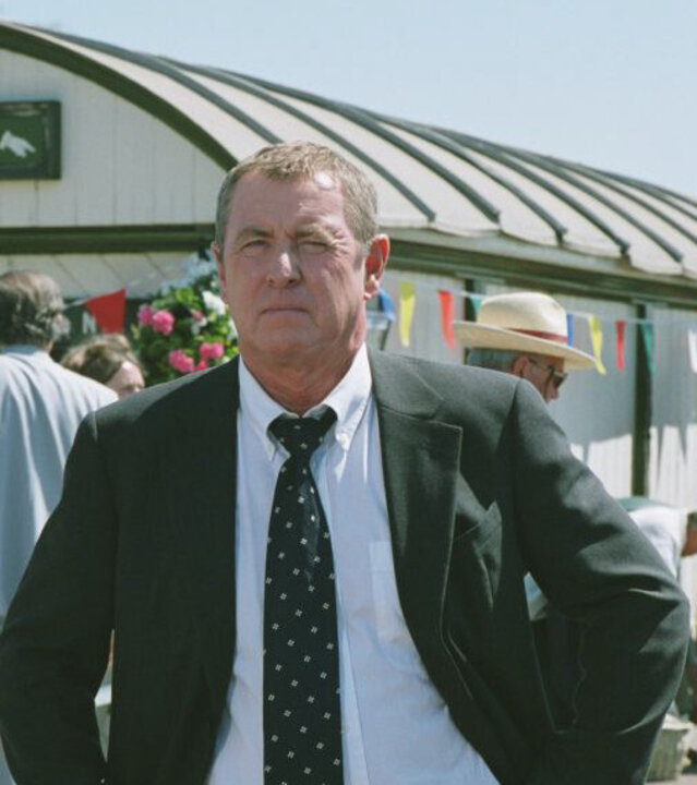 "Inspector Barnaby - Nachts, wenn du Angst hast": Inspector Barnaby (John Nettles) läuft über das Sommerfest der Eisenbahnfreunde.