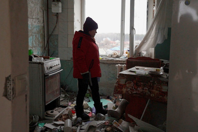 Ein Haus zerstört im Krieg – Von Überlebenden<br/>eines Bombenangriffs