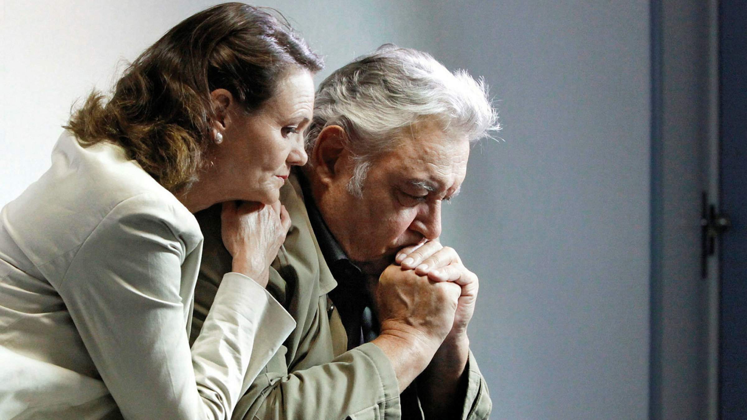 "Silberkiesel - Hunkeler tritt ab": Charlotte Heinimann als Hedwig, Mathias Gnädinger als Kommissär Hunkeler.