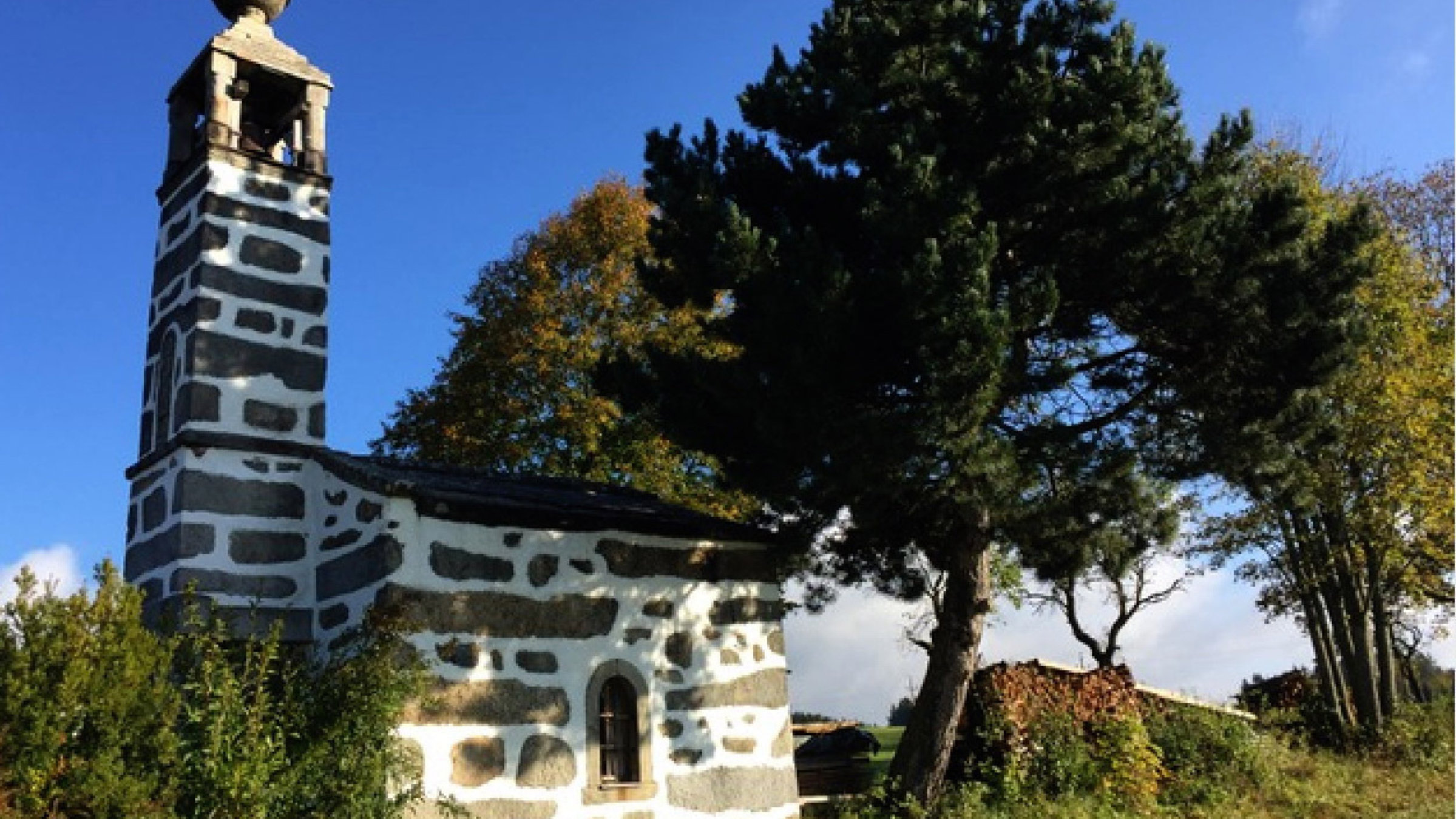 "Der Stoa wurde bloß - Auf den Spuren der Steinbloßhöfe": Hoisn-Kapelle im Steinbloß-Stil in Wienau bei Weitersfelden