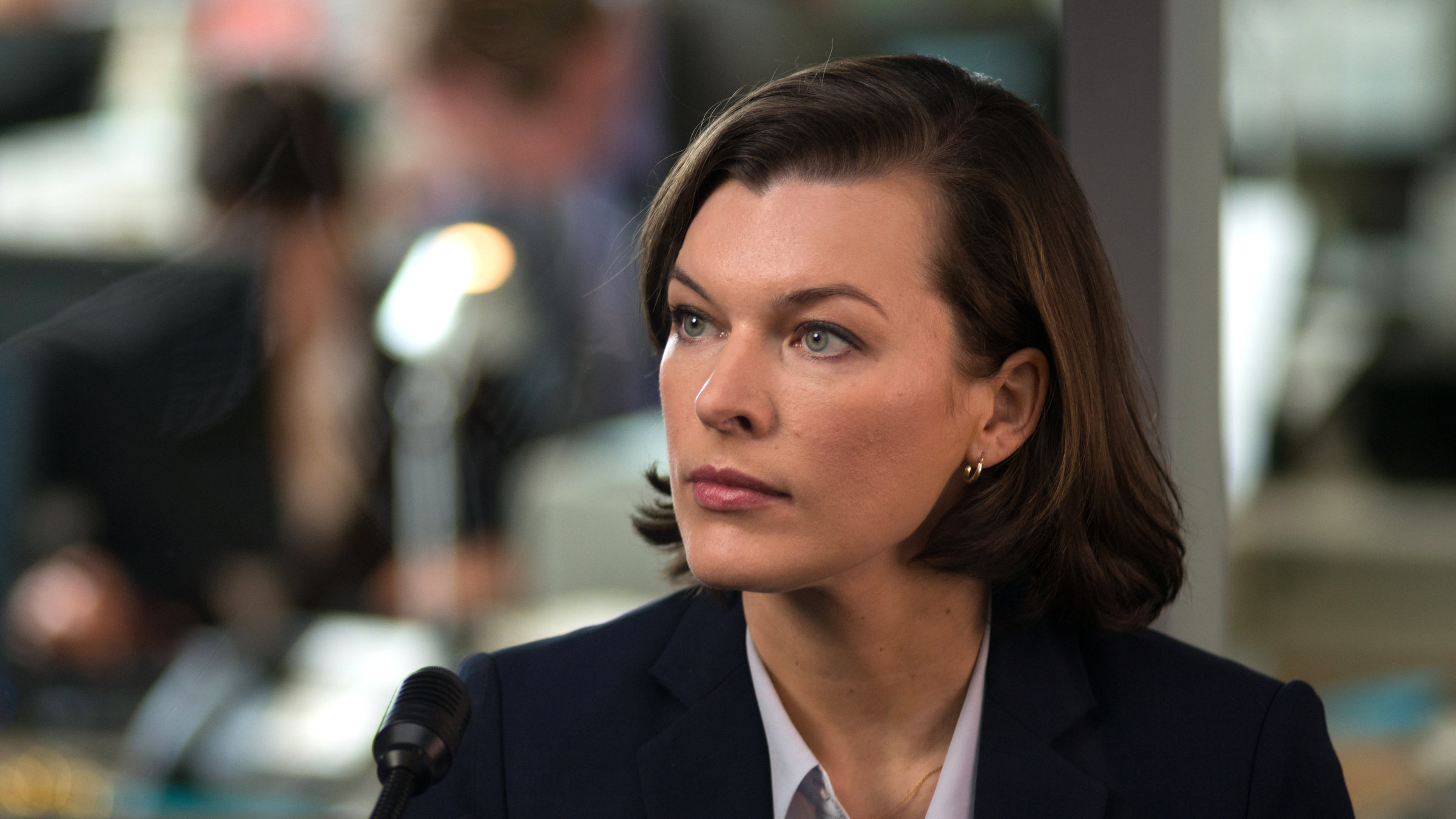 "Jagd durch London": Kate (Milla Jovovich) in Nahaufnahme.