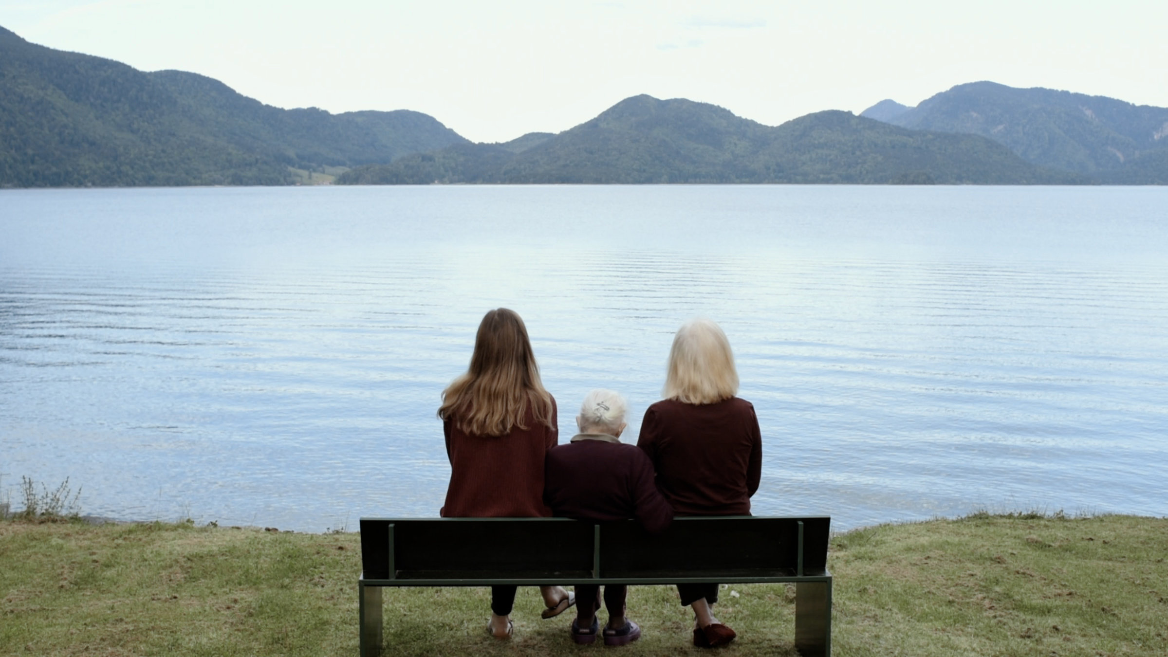 "Walchensee Forever": Drei Generationen - von links: Janna, Norma und Anna.