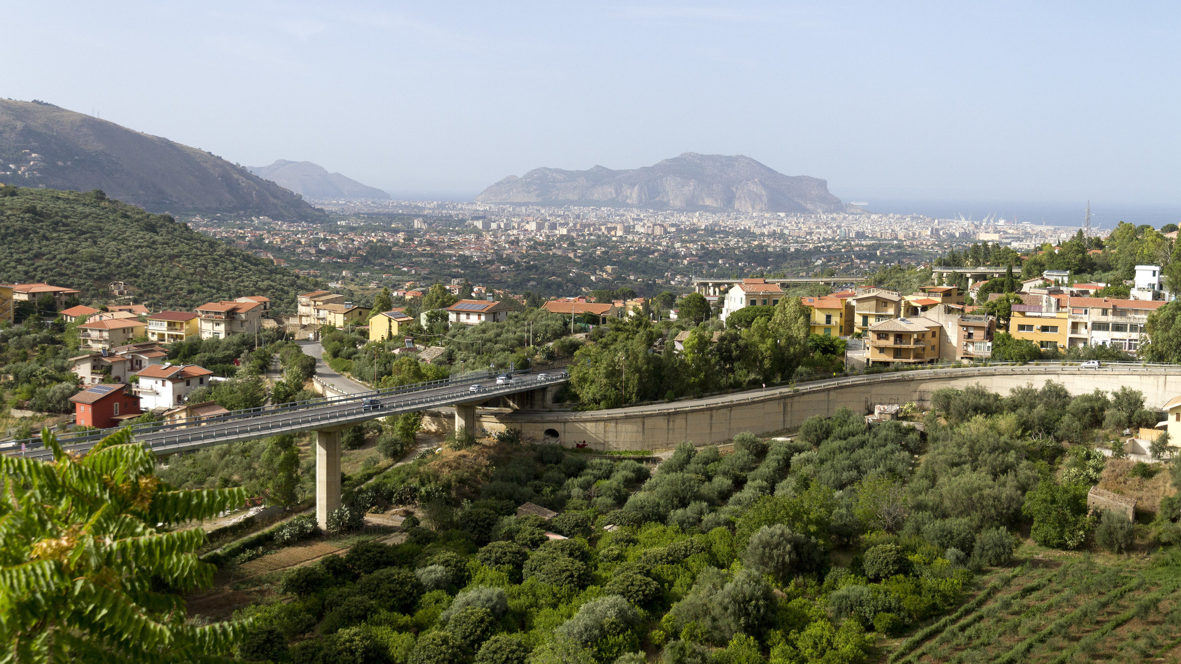 "Schätze der Welt, Erbe der Menschheit: Palermo ist ein Mosaik, Italien" - Pamoramafoto von Palermo.