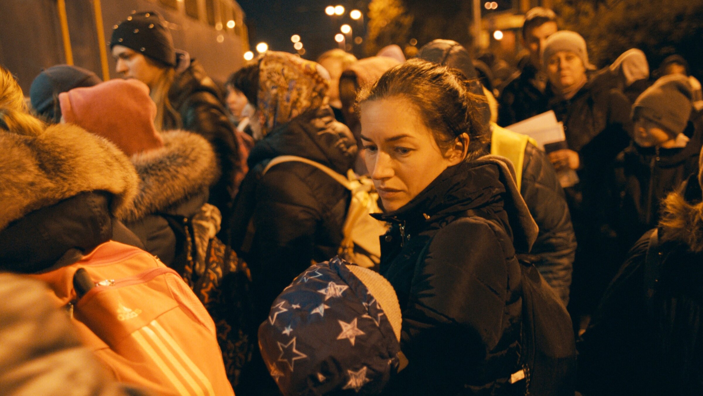 "Dear Beautiful Beloved": Frauen und Kinder auf der Flucht vor Krieg und Zerstörung.