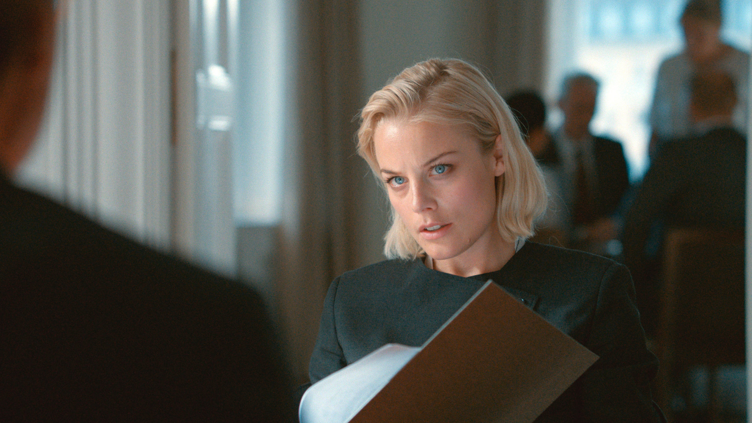 "Rebecka Martinsson - Weiße Nacht": Anwältin Rebecka Martinsson (Ida Engvoll) steht in Stockholm vor einer großen Karriere.