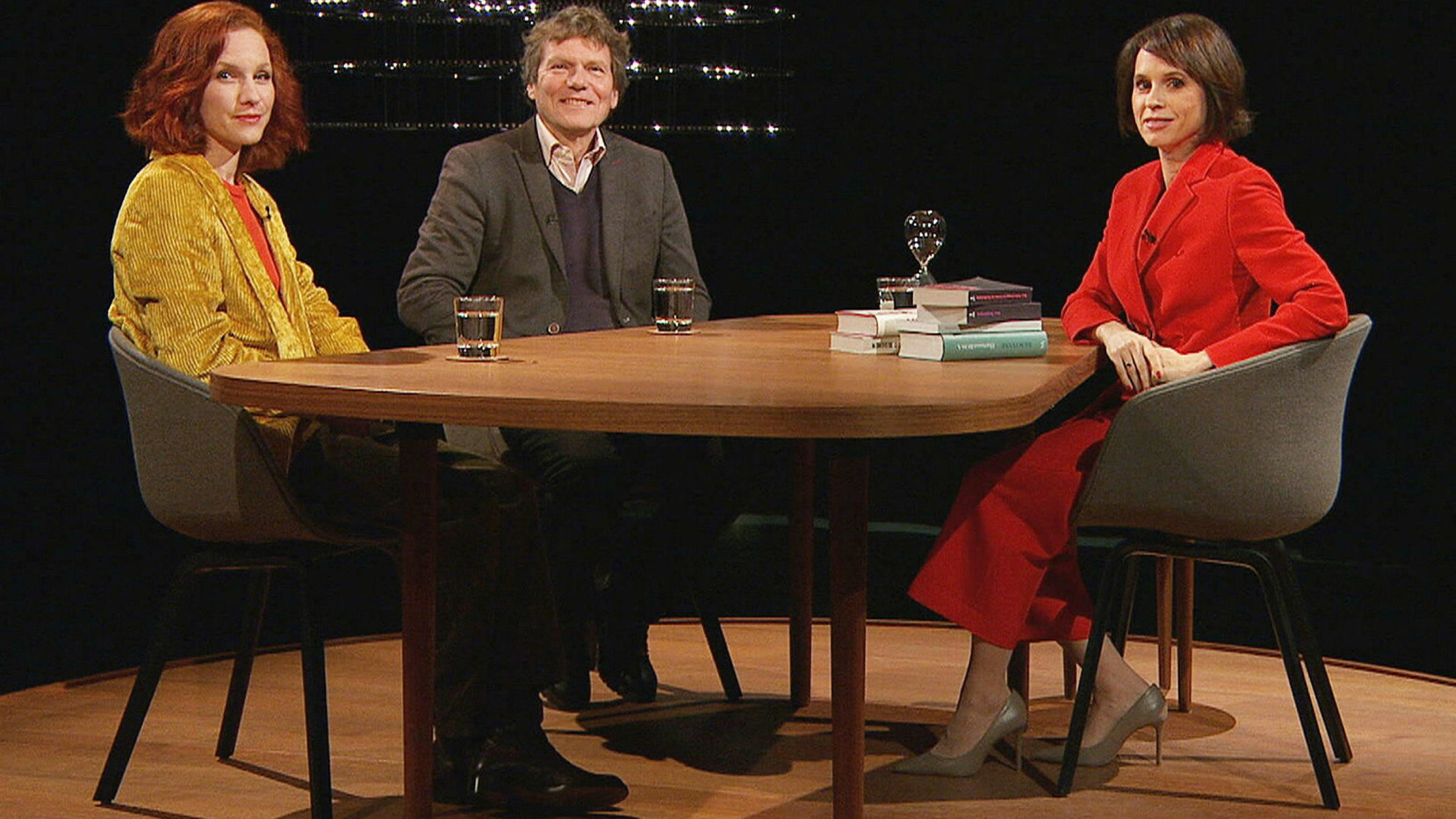 "Zeit, unsere kostbarste Ressource": Teresa Bücker, Journalistin und Autorin, Hartmut Rosa, Soziologieprofessor und Moderatorin Barbara Bleisch.