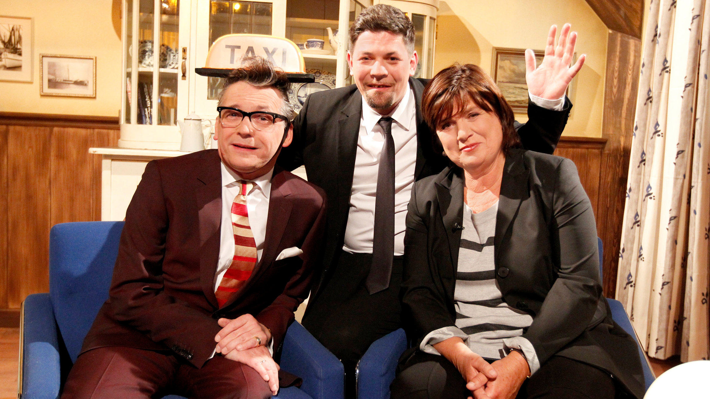 "Zimmer frei - Gast: Tim Mälzer": Christine Westermann und Götz Alsmann mit ihrem WG-Gast Tim Mälzer (M).