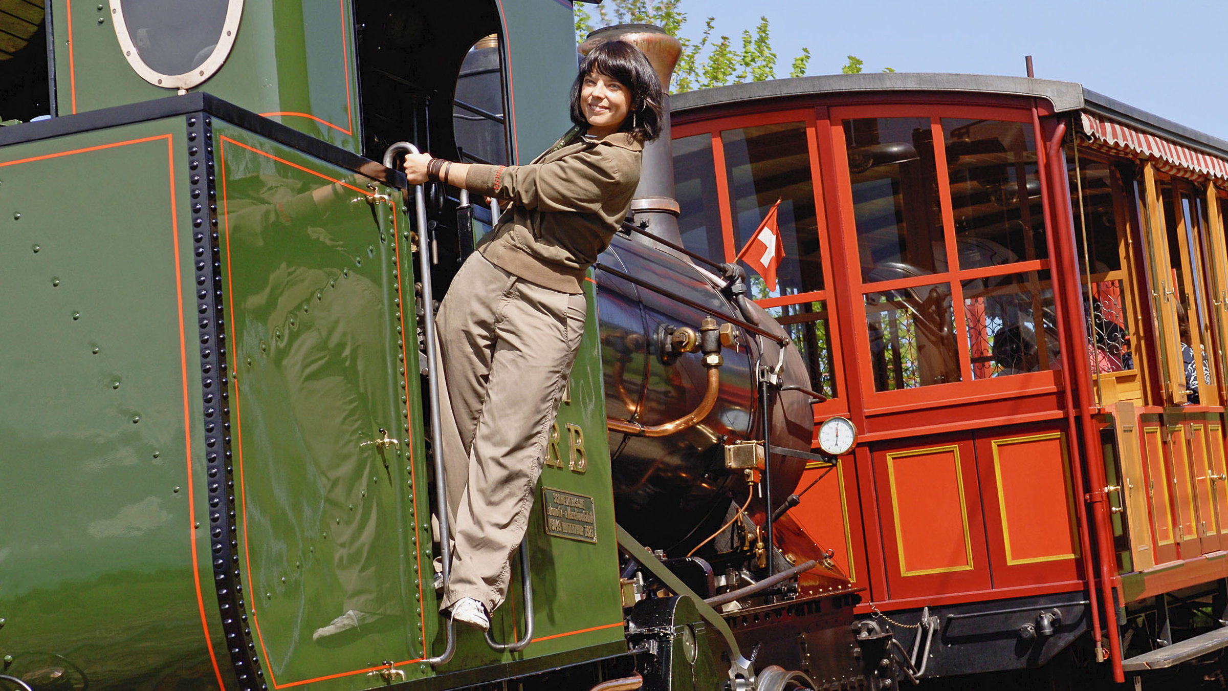"Zug um Zug" - Mona Vetsch fährt im Führerstand der Rigi-Dampflok mit