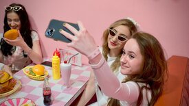 Die Selfie-Story - Vom Selbstporträt zur Ego-Sucht